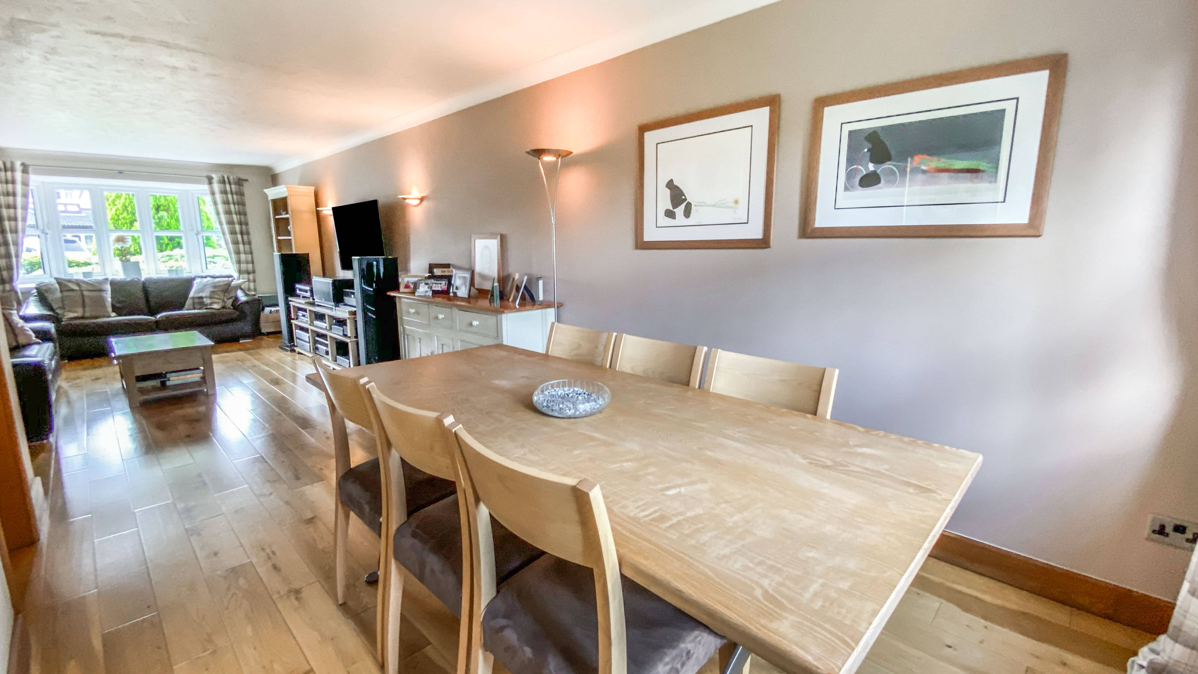 Lounge/Dining Room