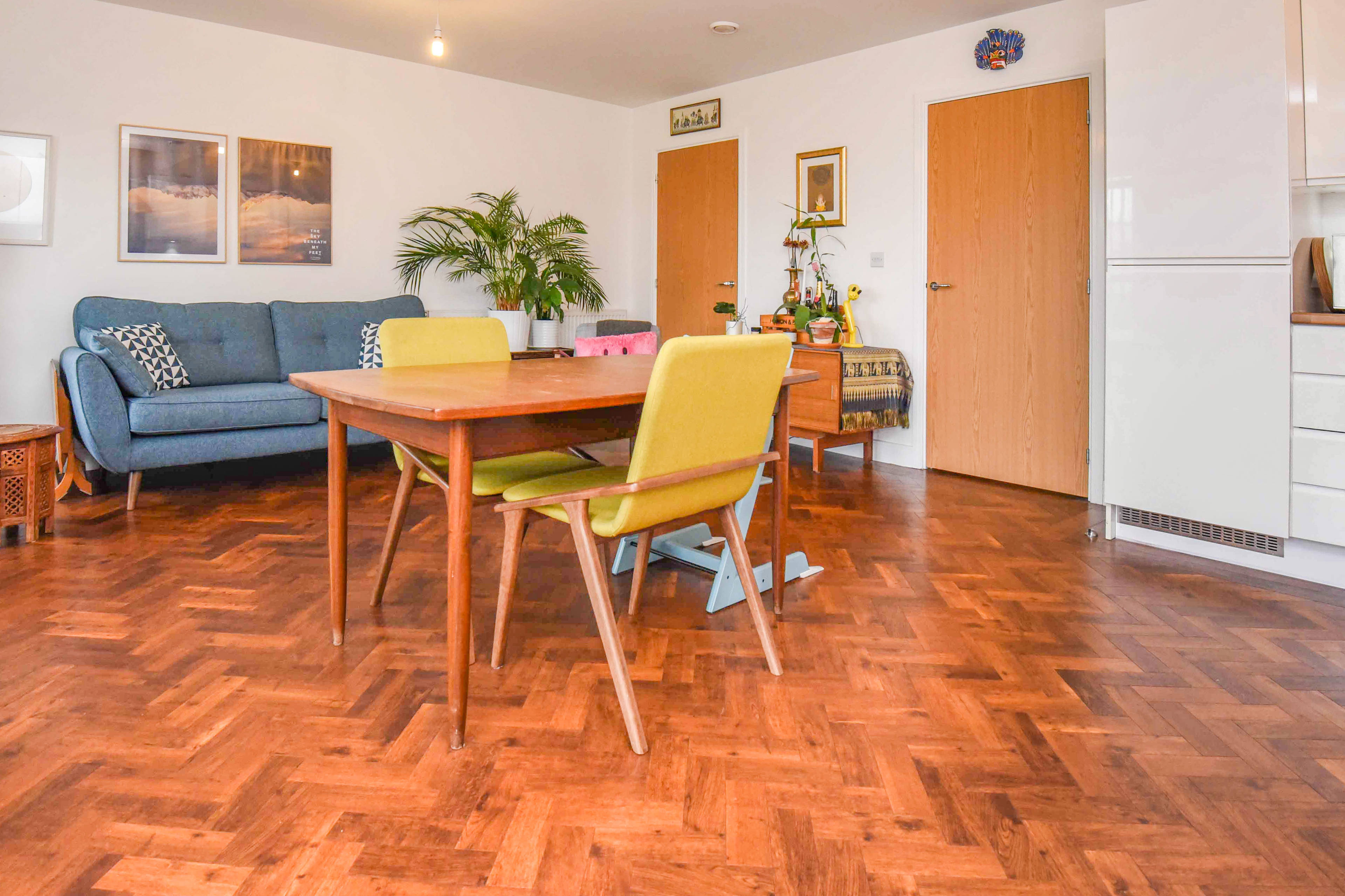 Lounge / Kitchen