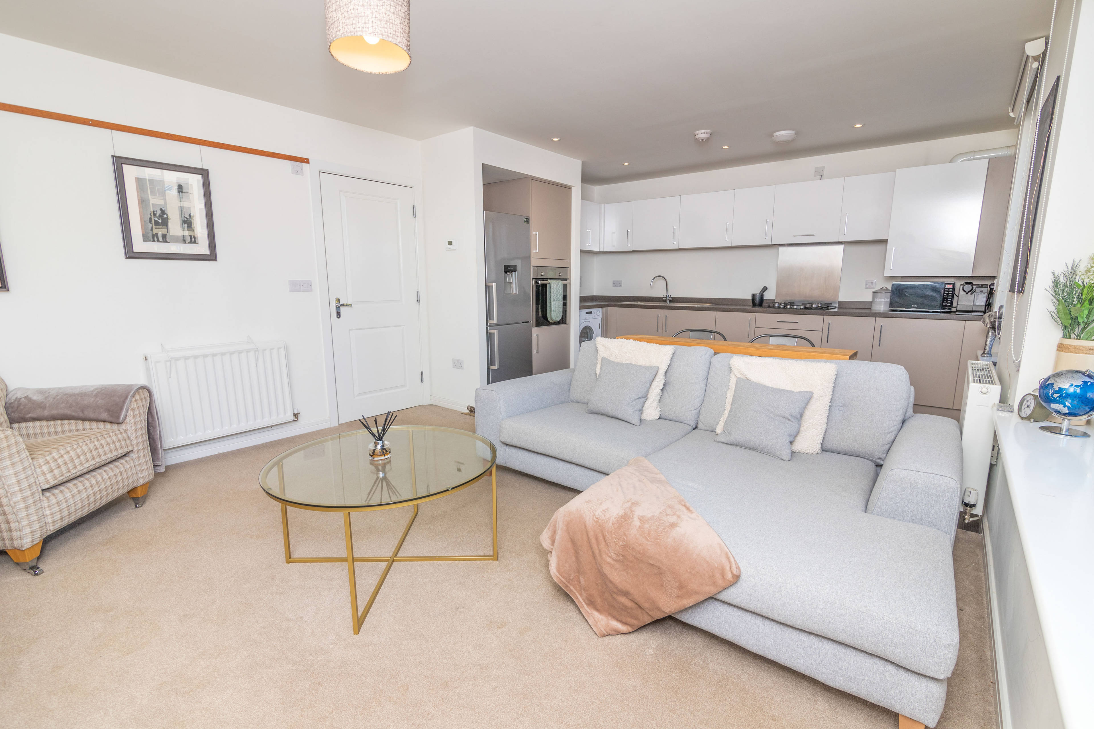 Lounge / Kitchen