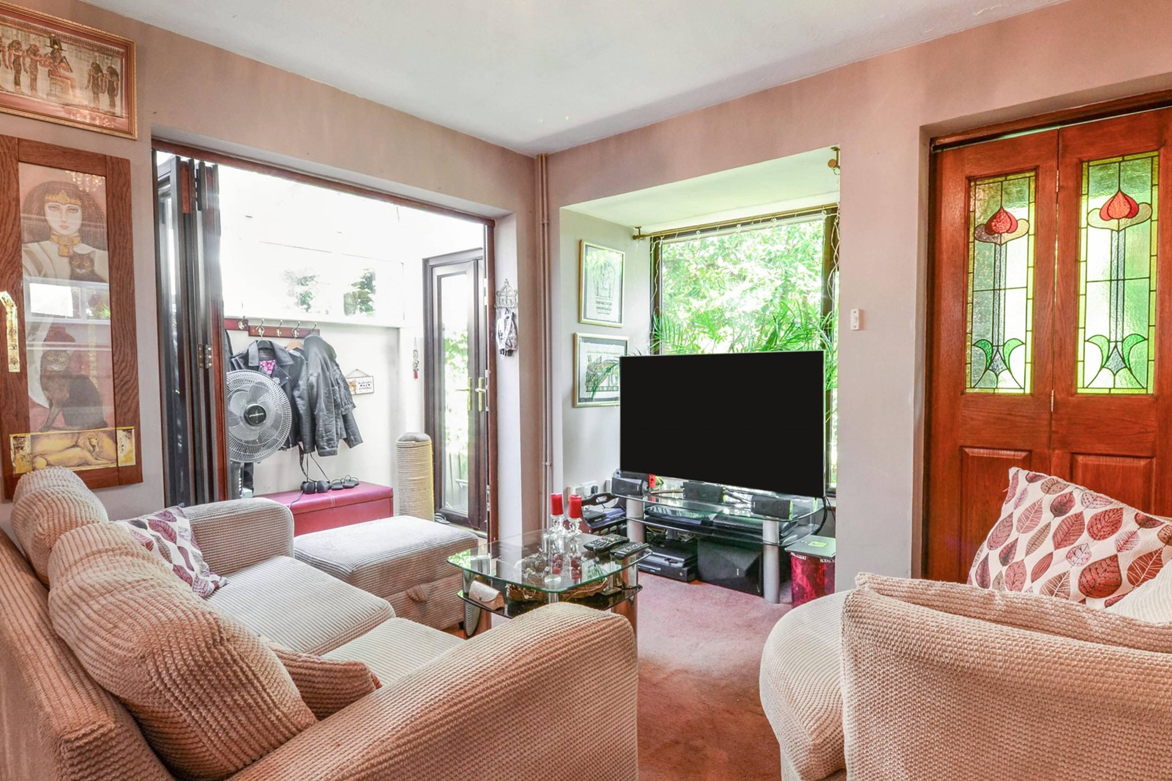 Lounge/Dining Room