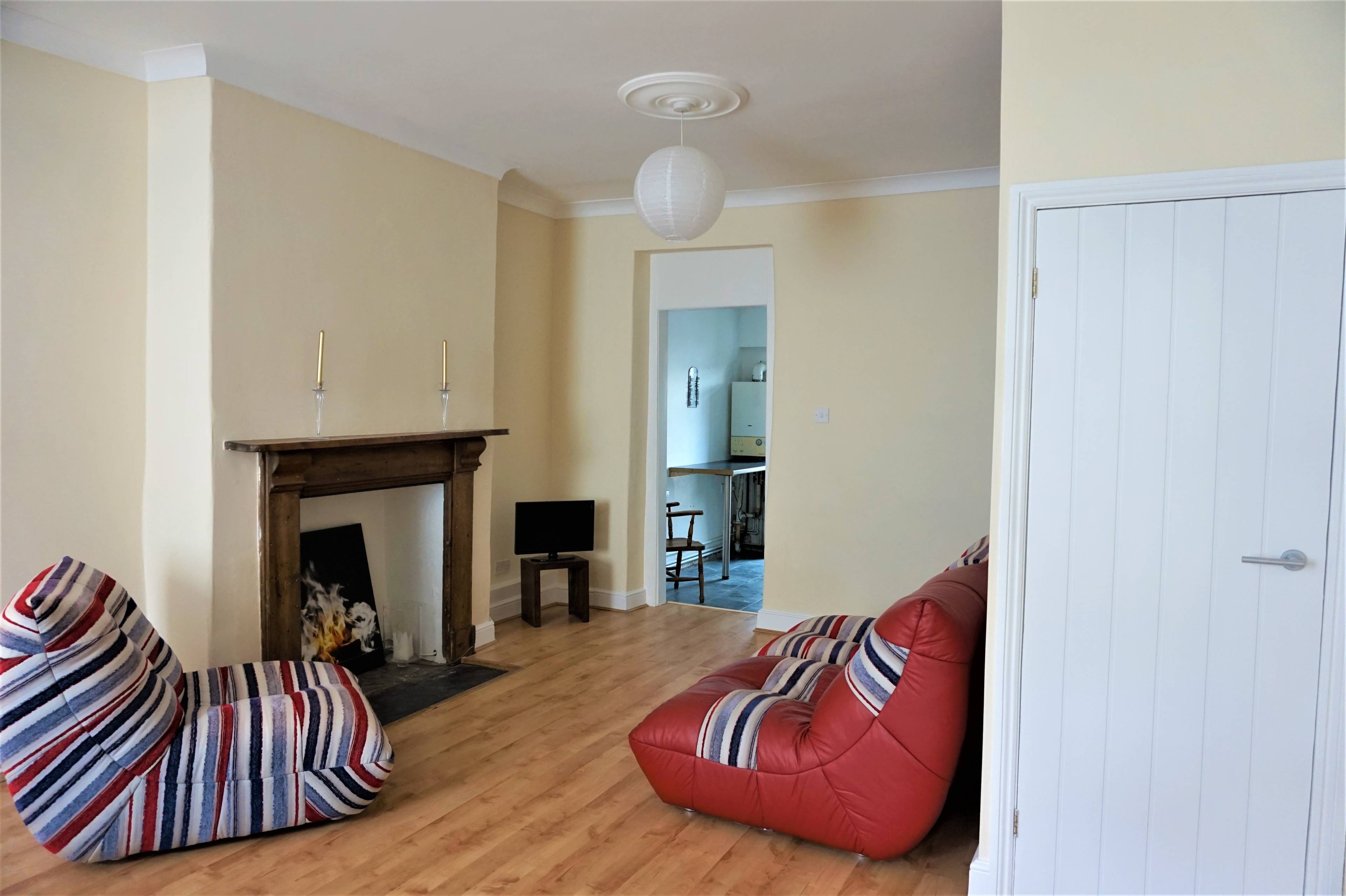 Lounge/Dining Room