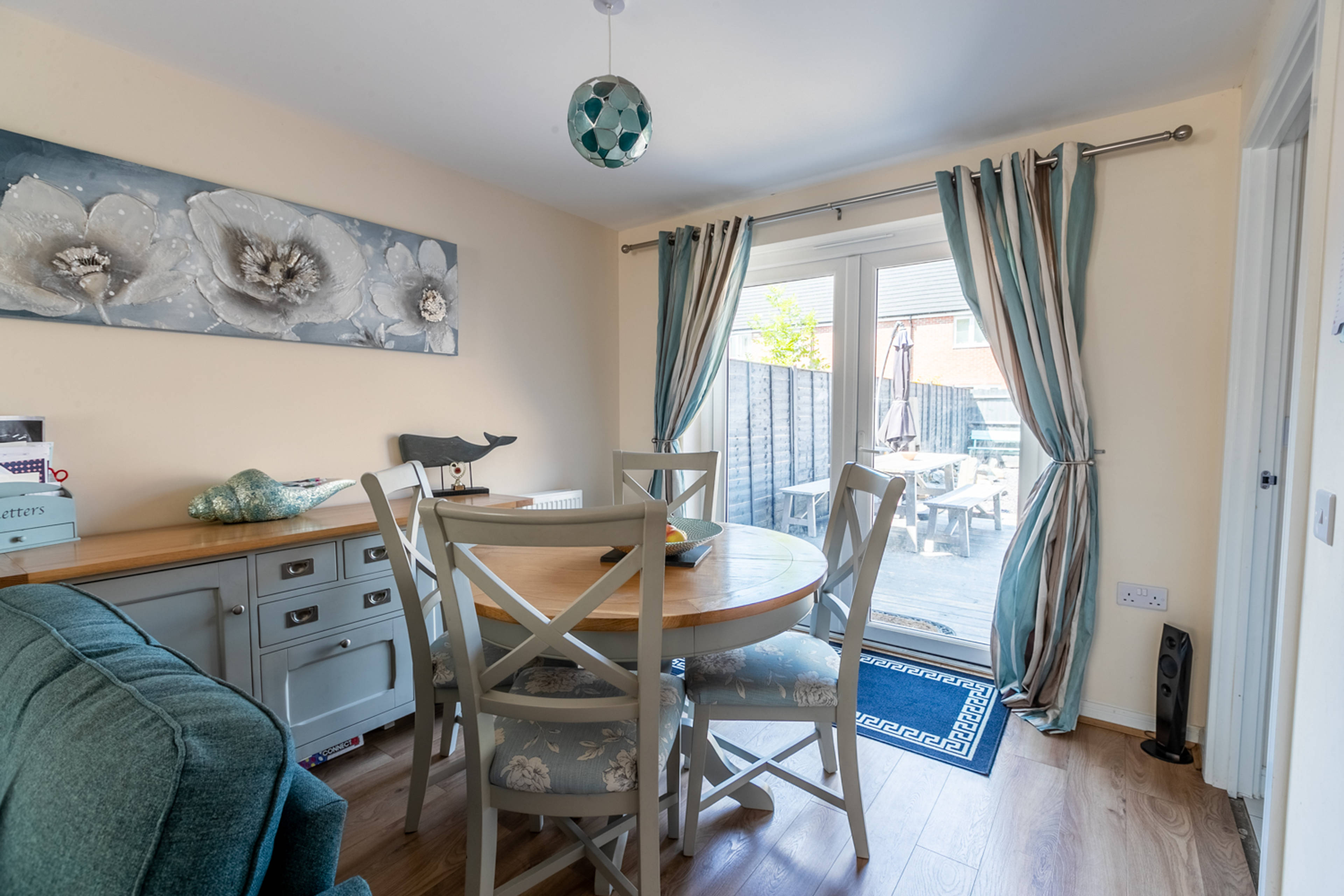 Lounge/Dining Room