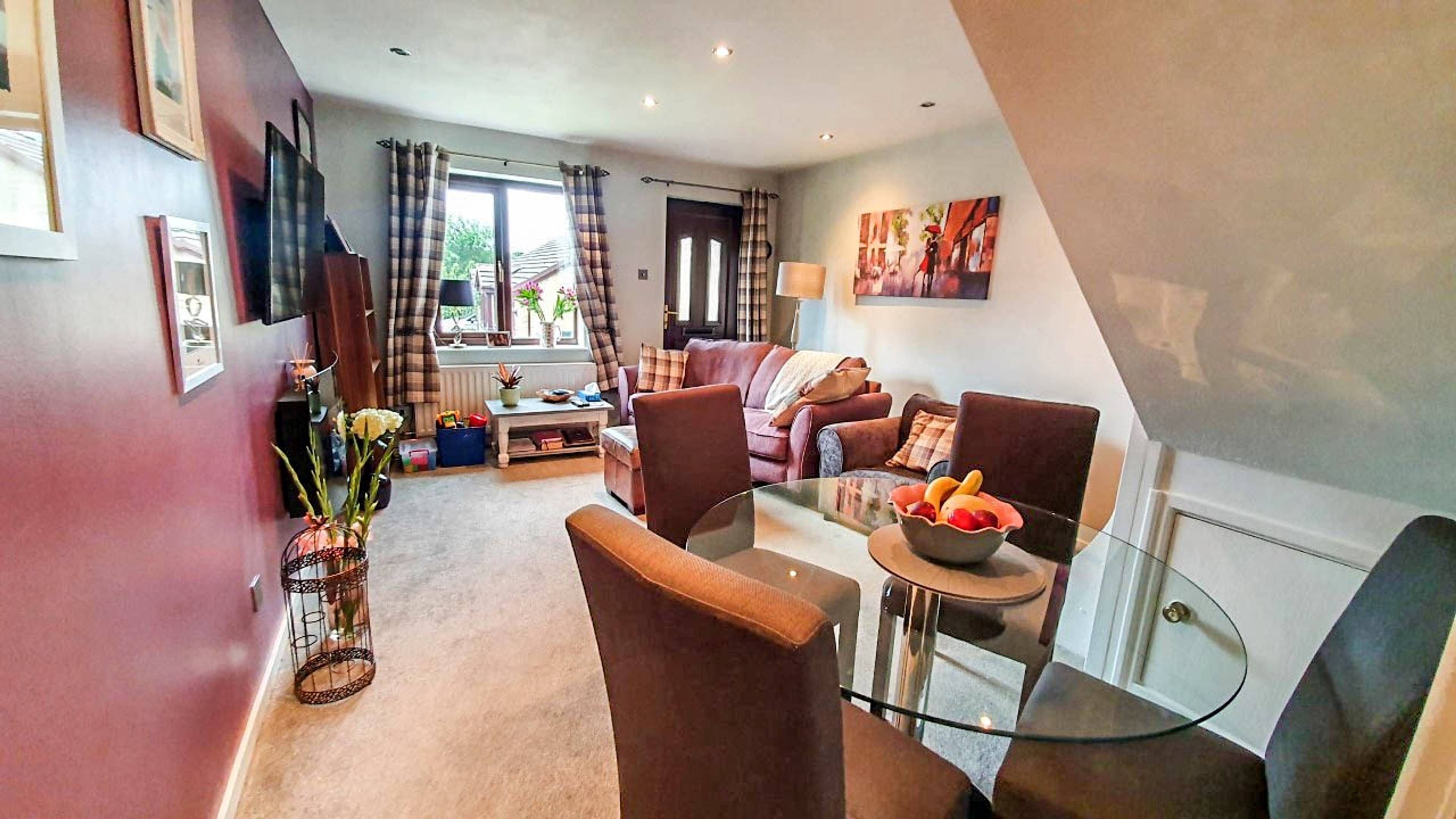 Lounge/Dining Room
