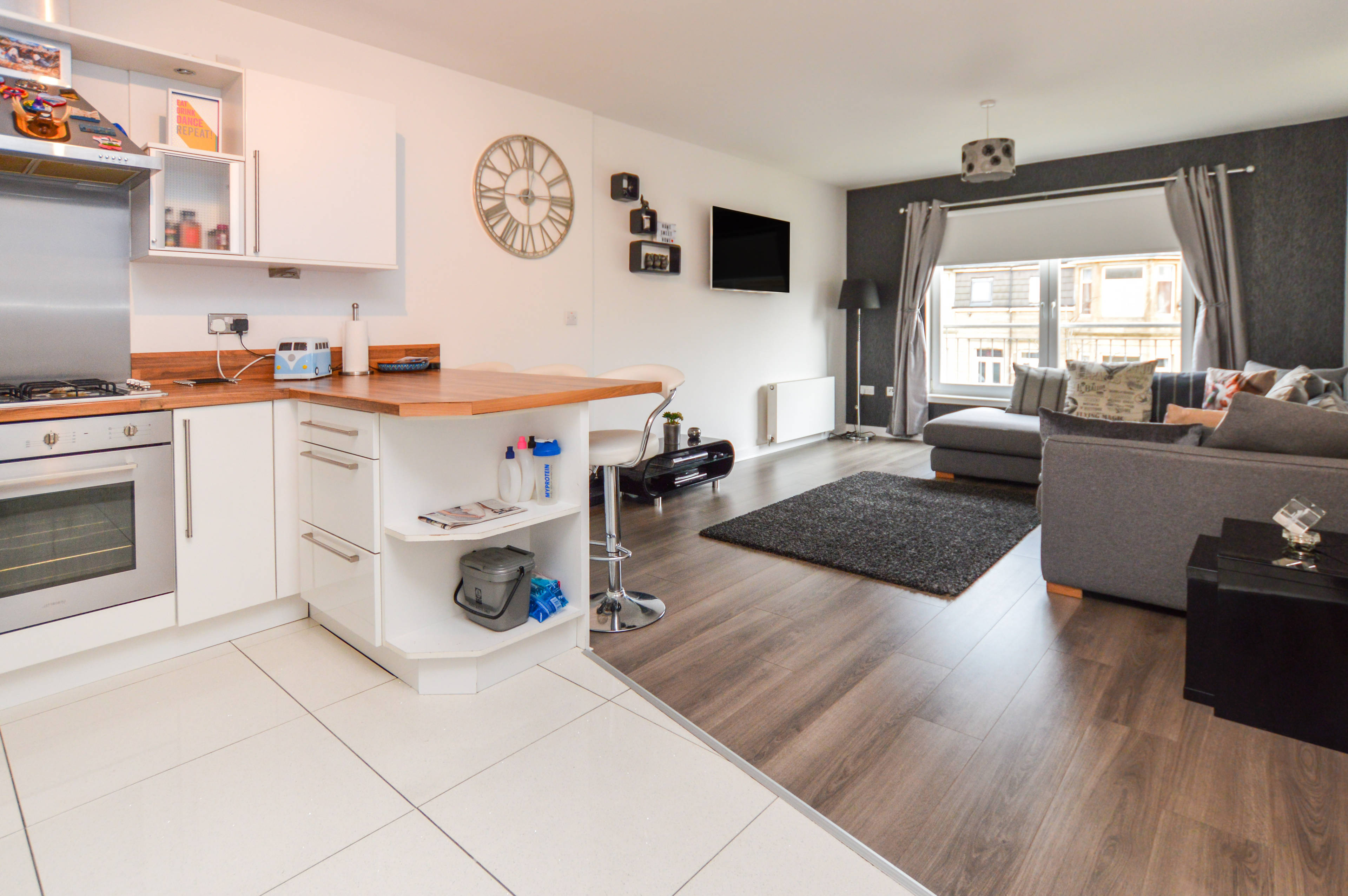 Lounge / Kitchen