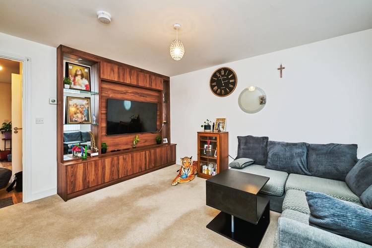 3 bedroom link detached house