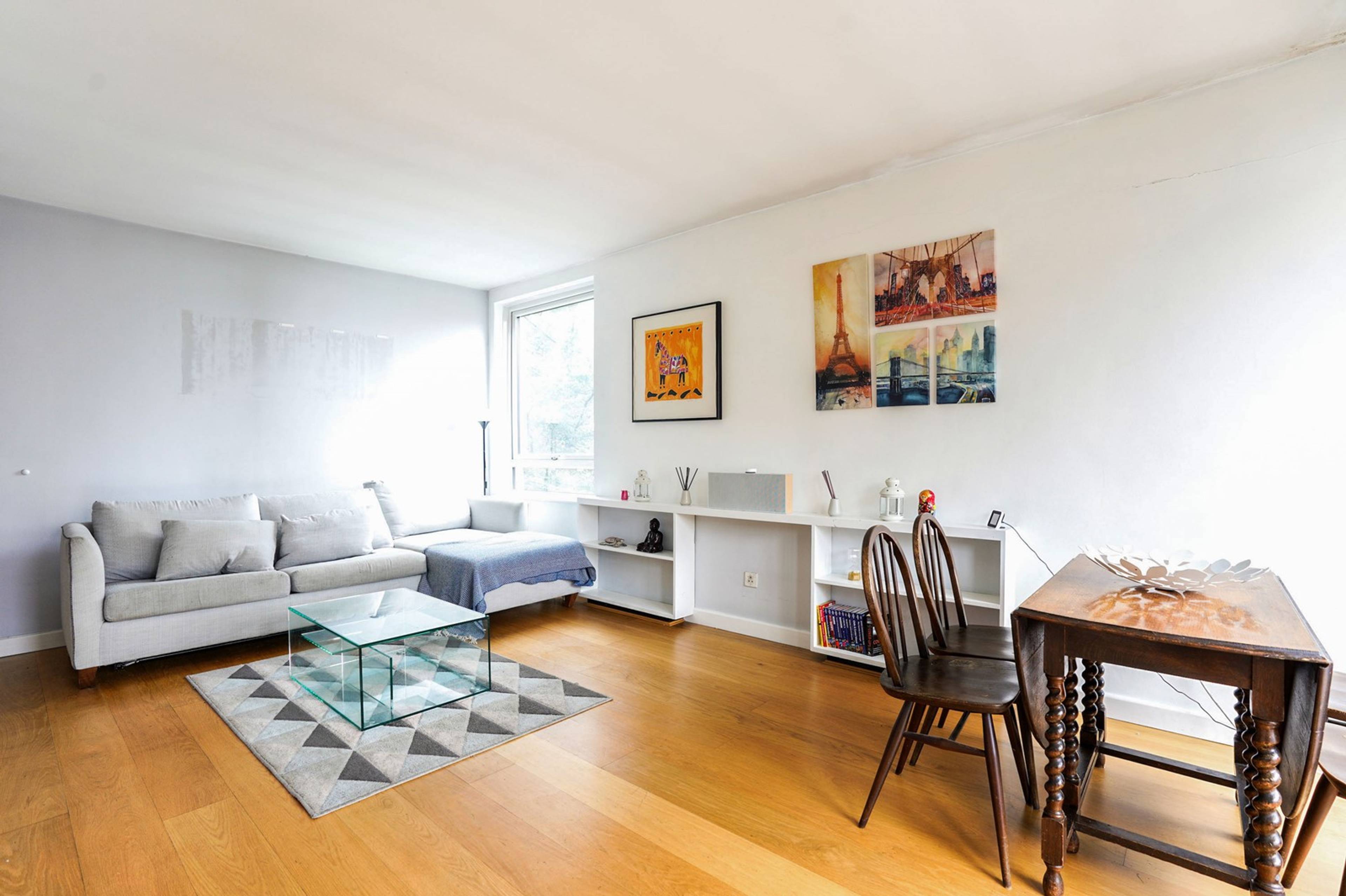Lounge/Dining Room
