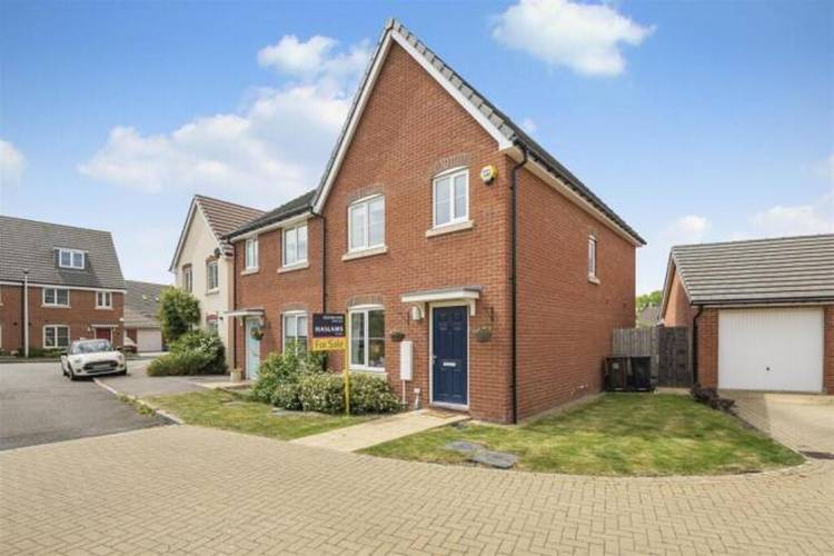 3 bedroom semi-detached house