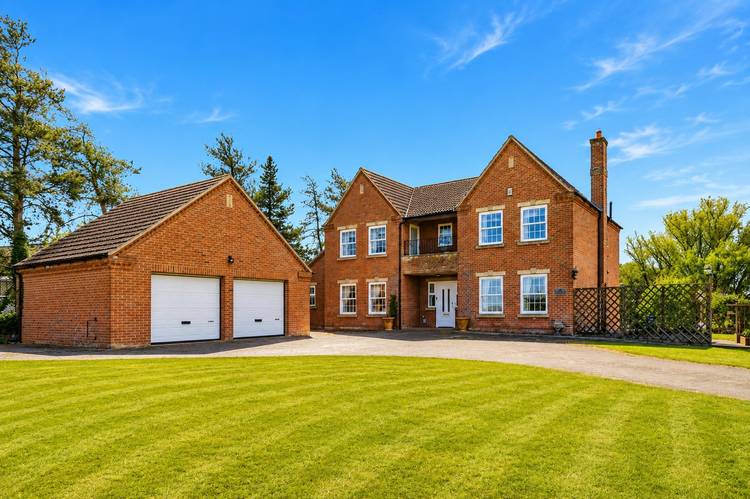 4 bedroom detached house