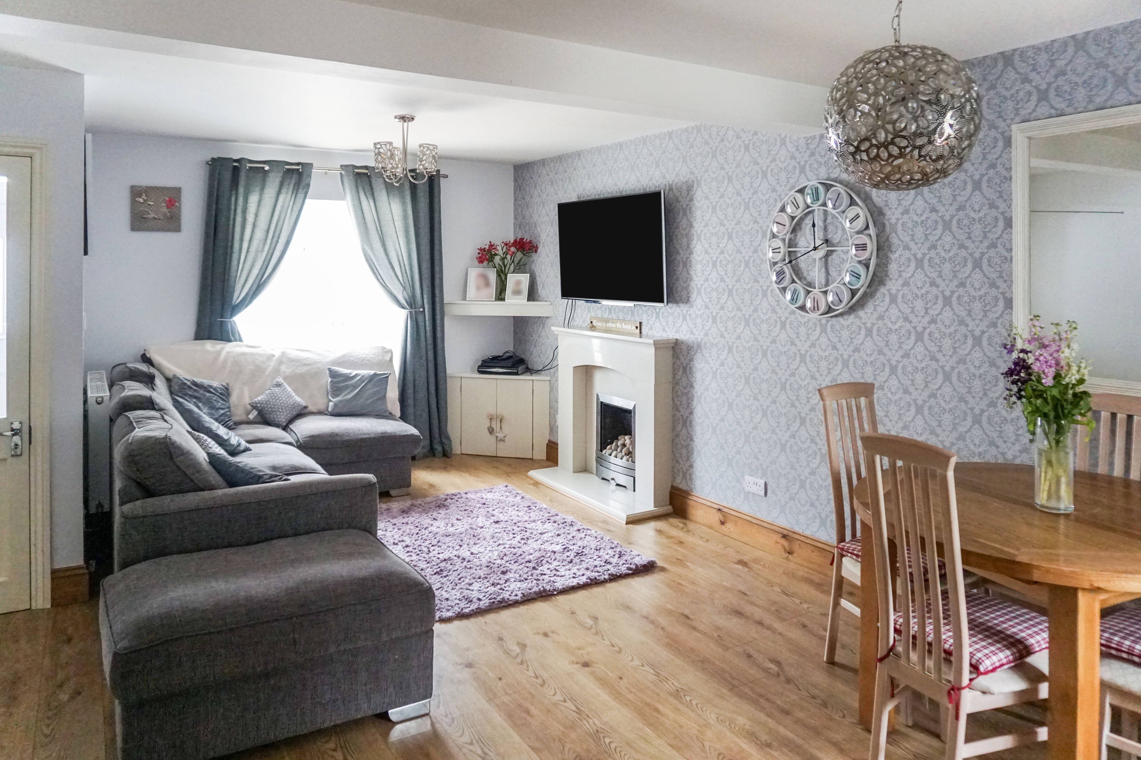 Lounge/Dining Room