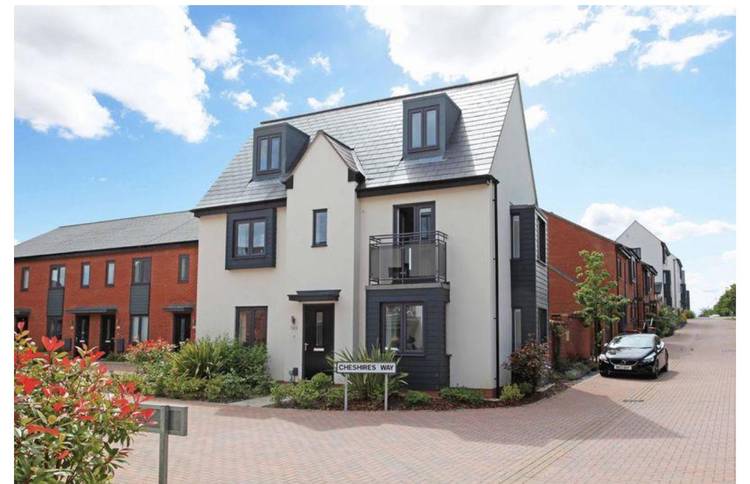 4 bedroom detached house