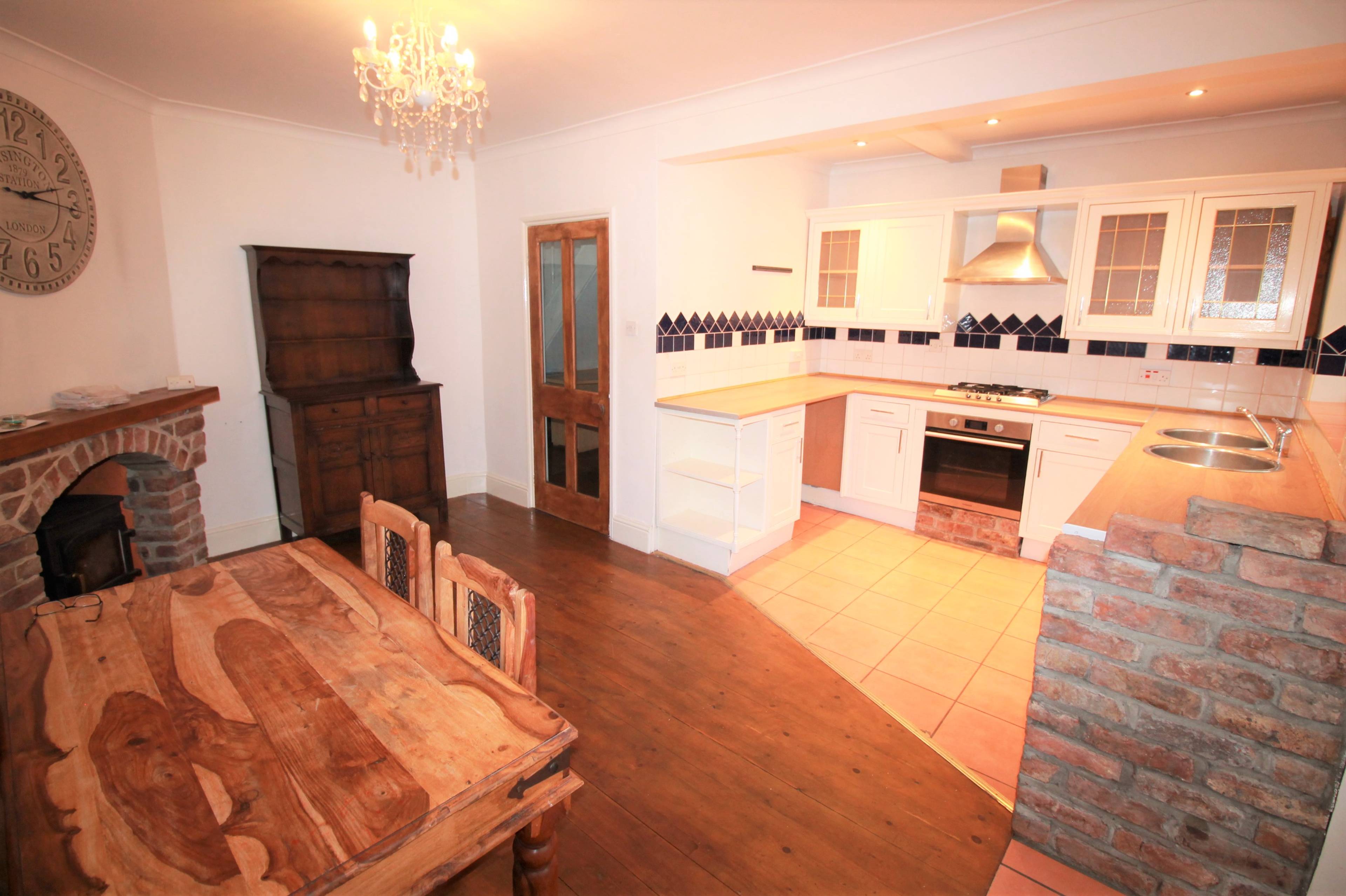 Kitchen/Dining Room