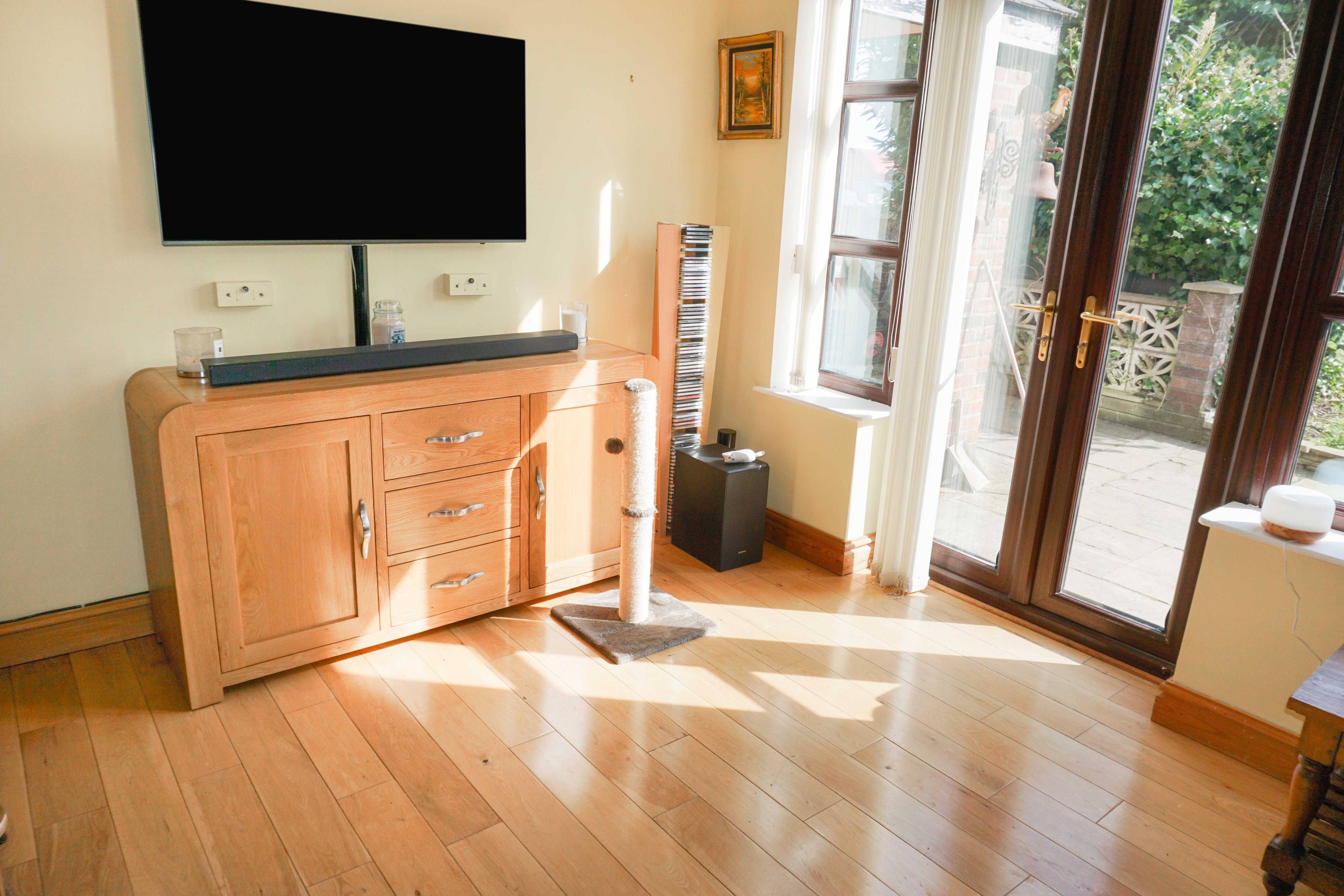 Lounge / Kitchen