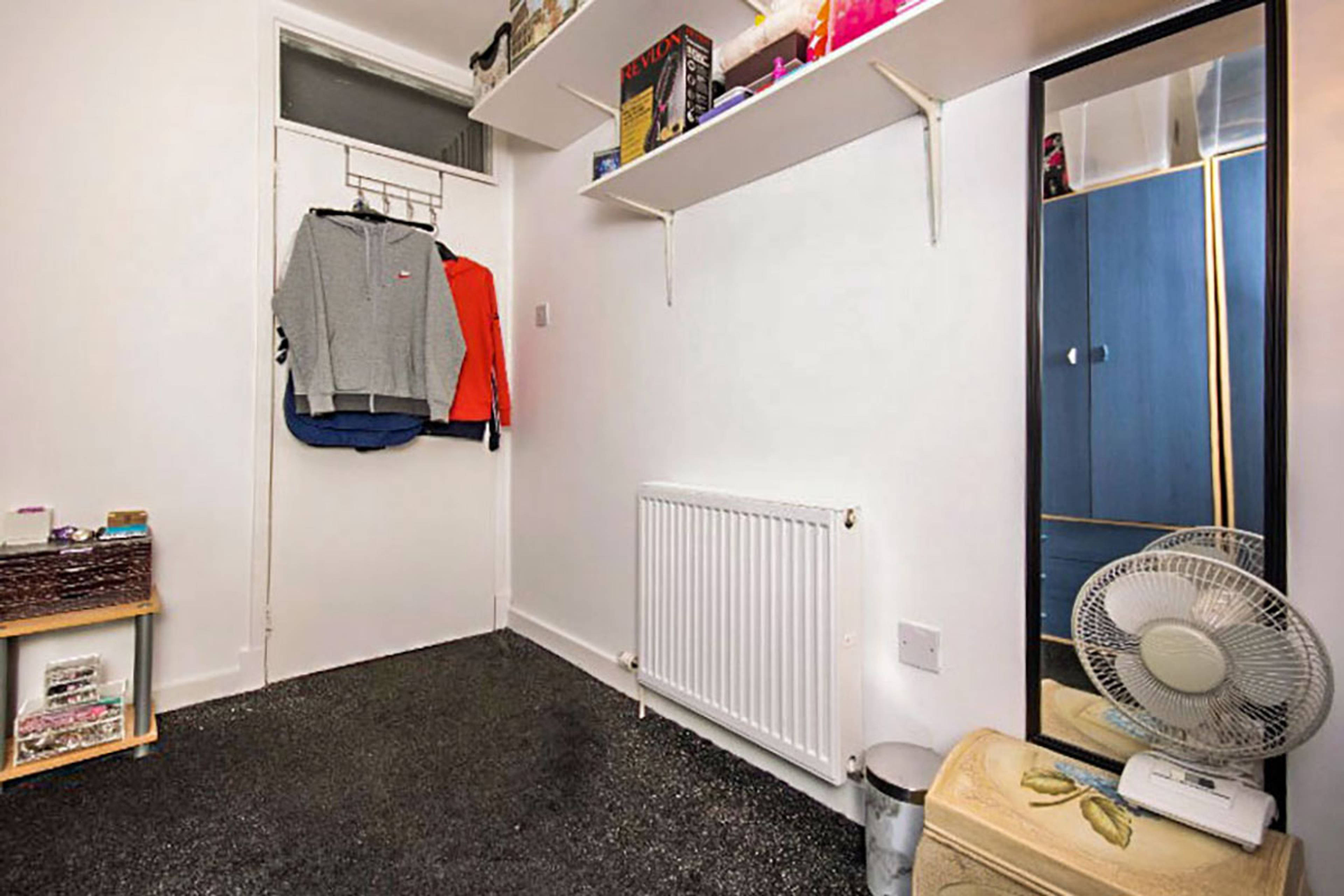 Dressing Room/ Bed 2