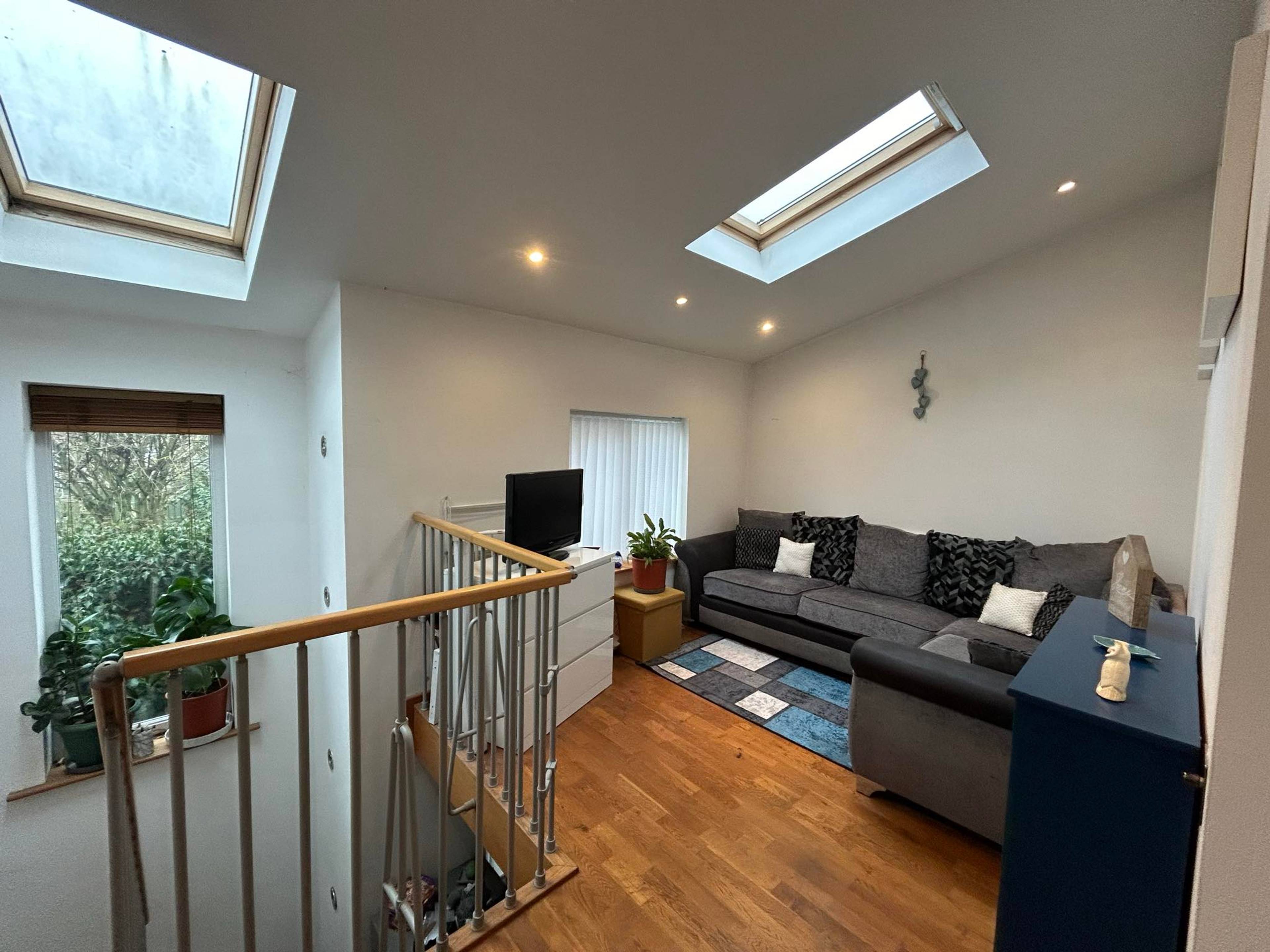 Living Room/Bedroom