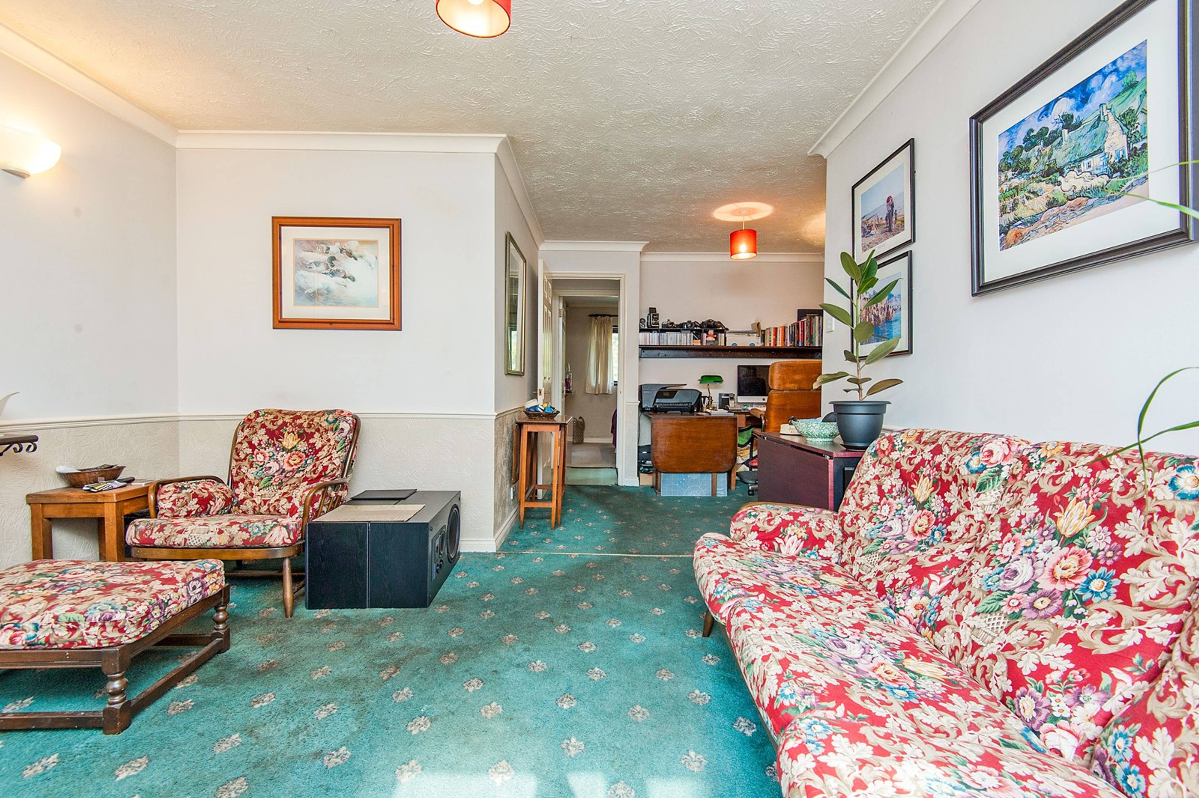 Lounge/Dining Room