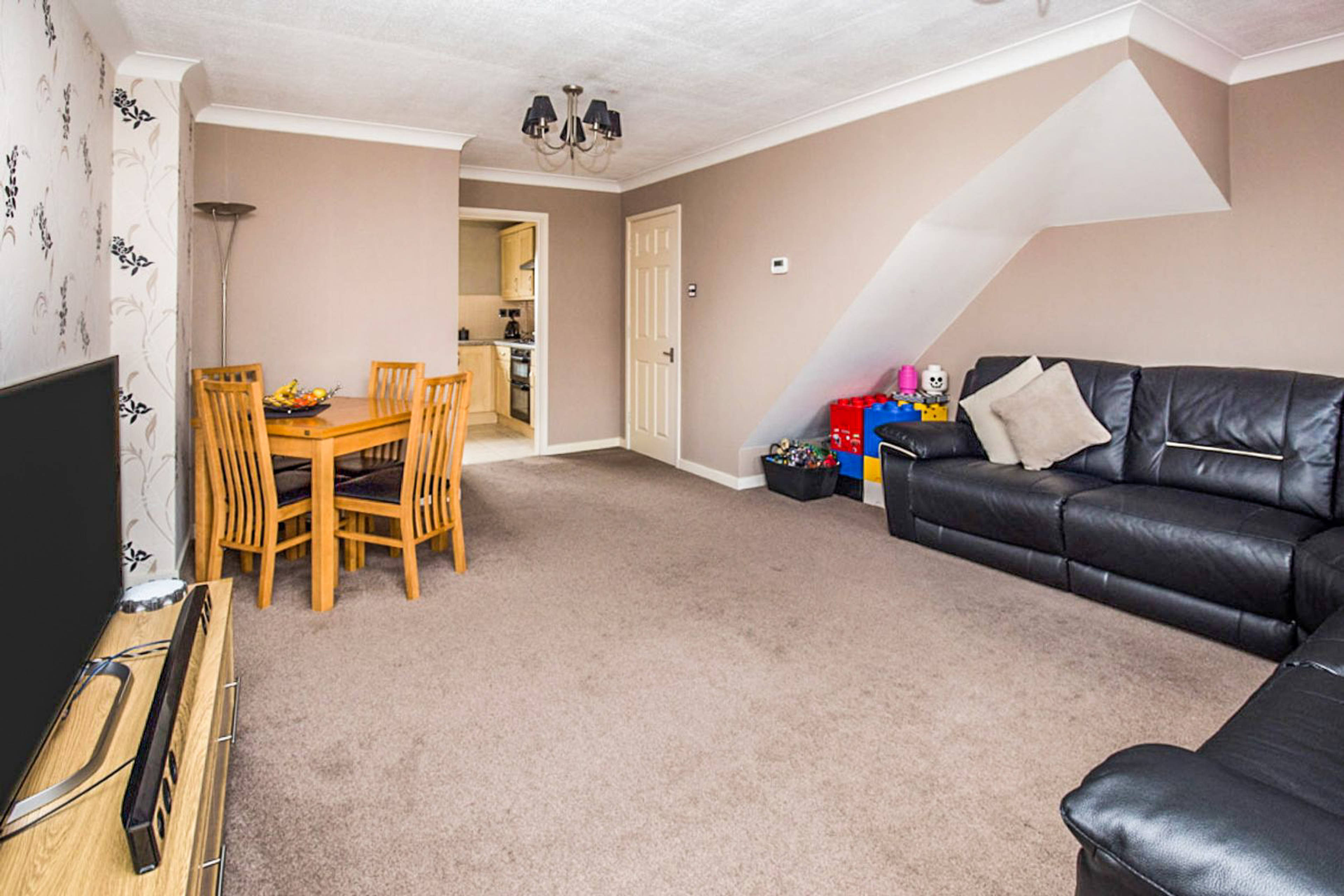 Lounge/Dining Room