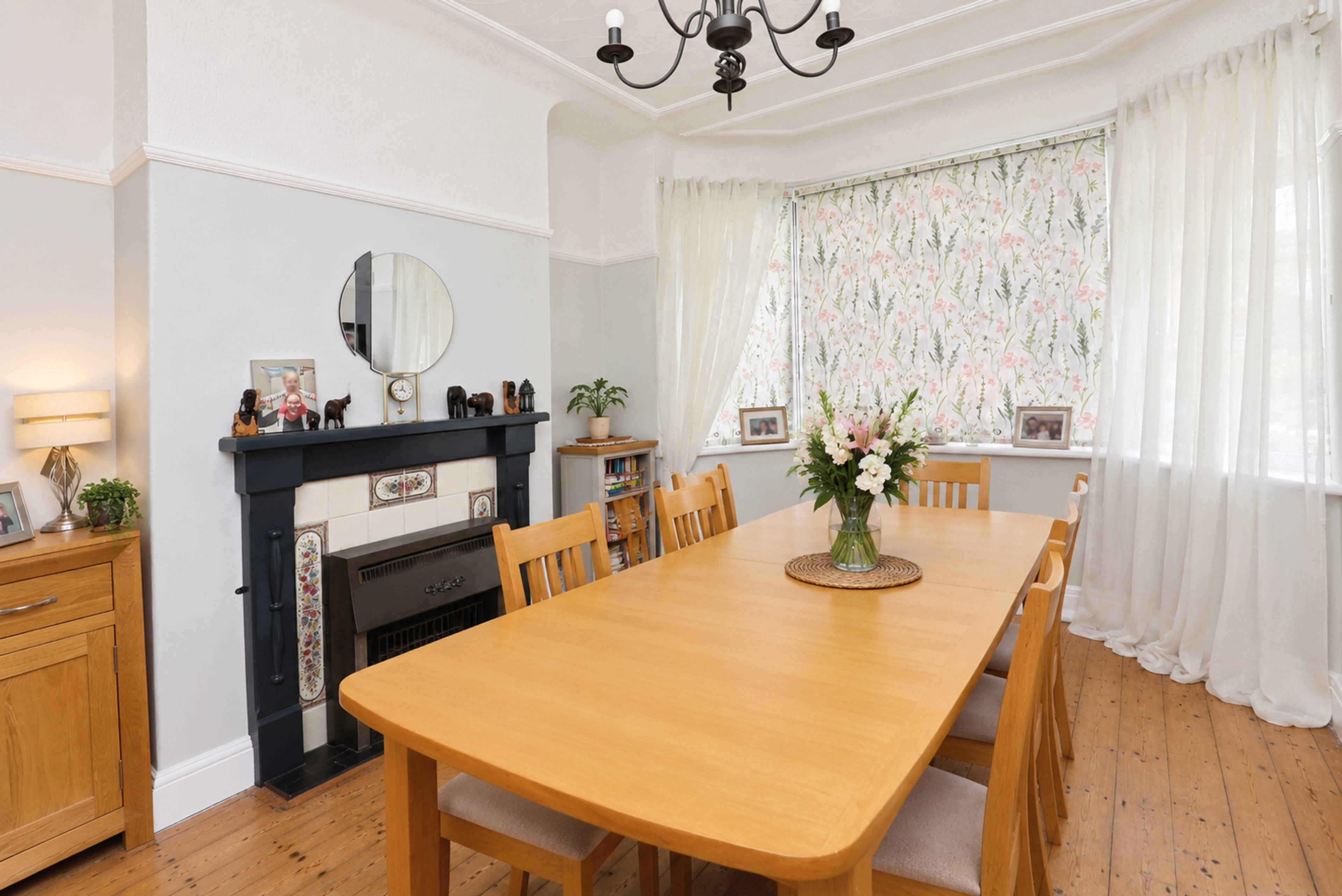 Bed 3 / Dining Room