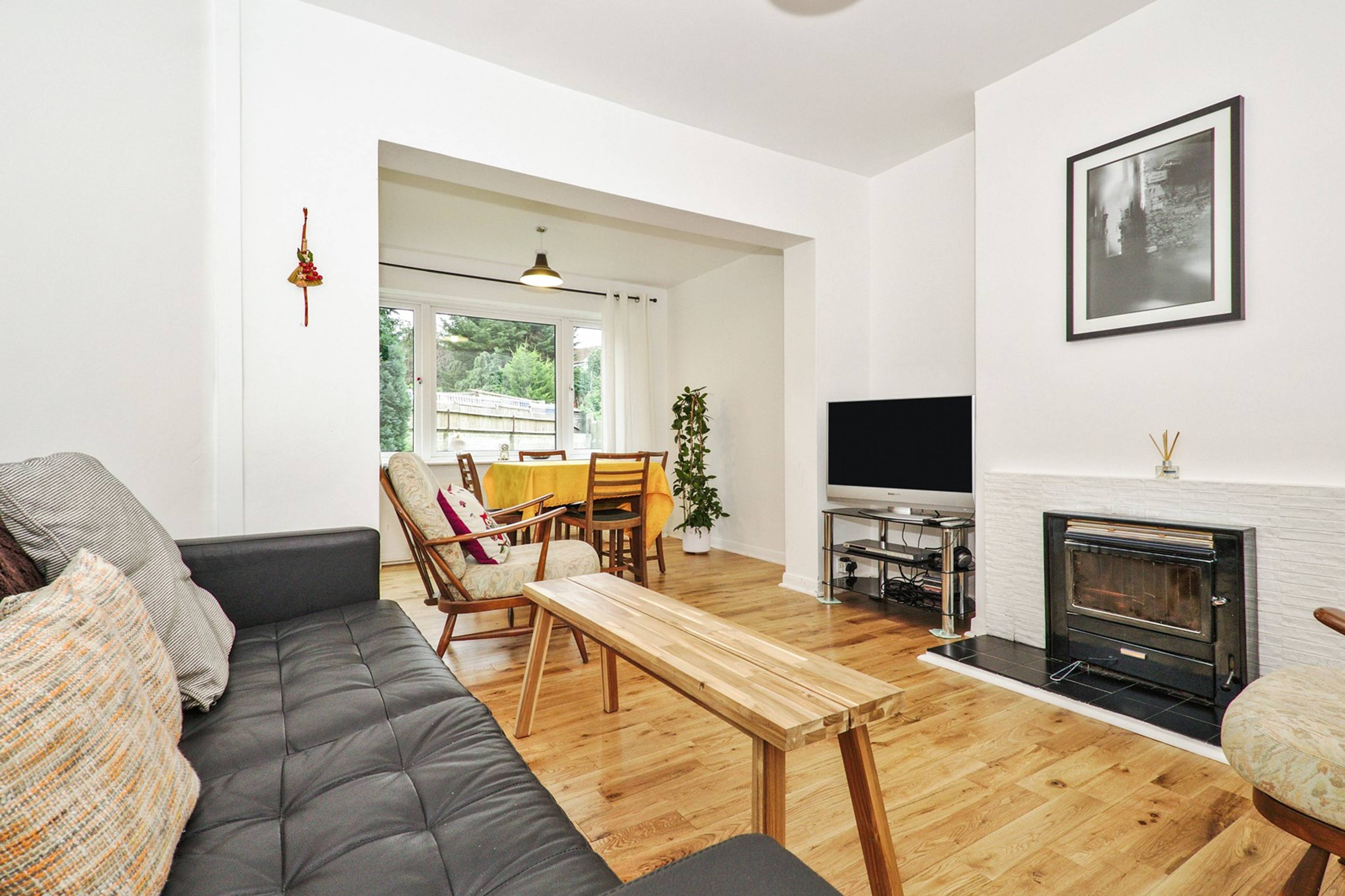 Lounge/Dining Room