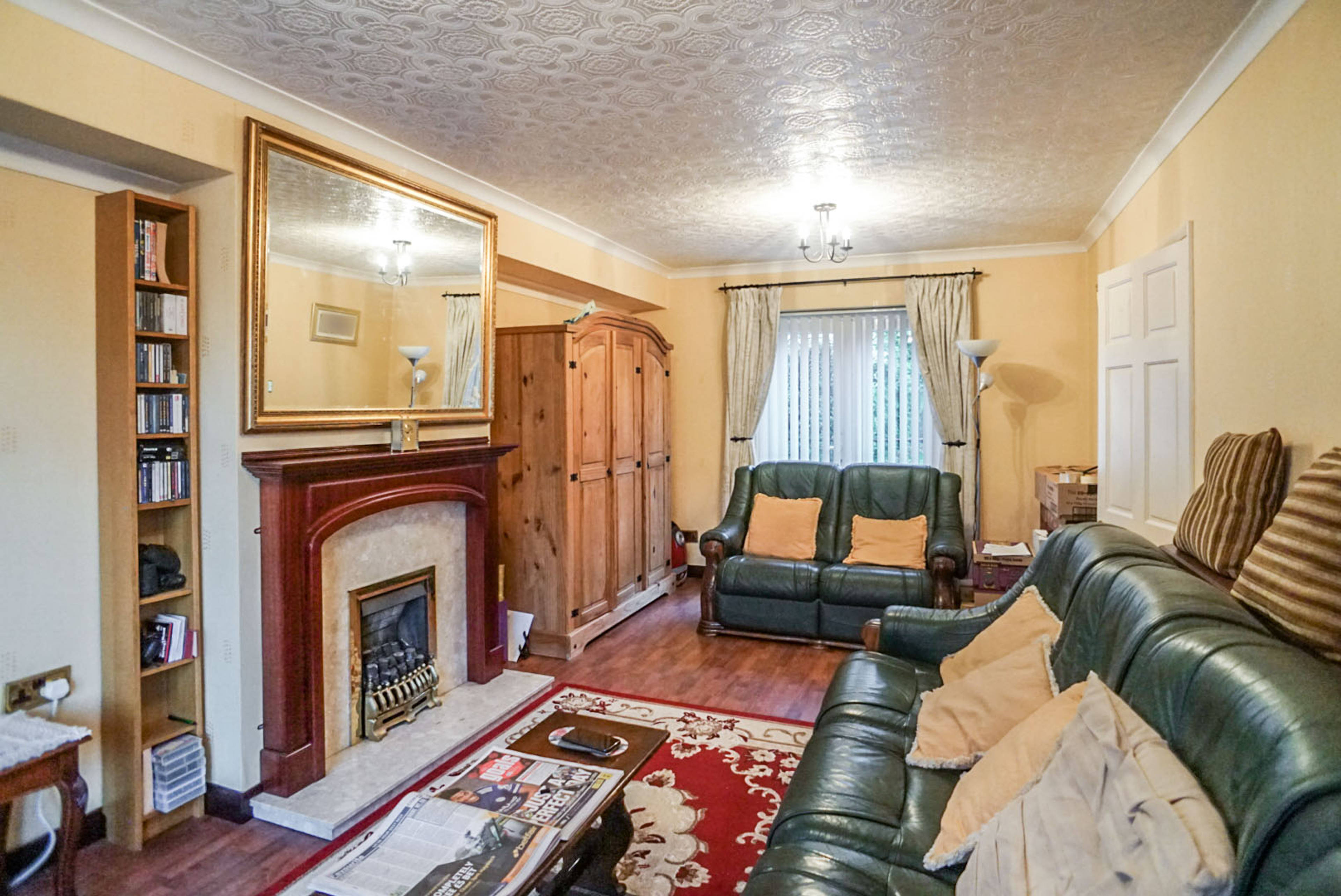 Lounge/Dining Room