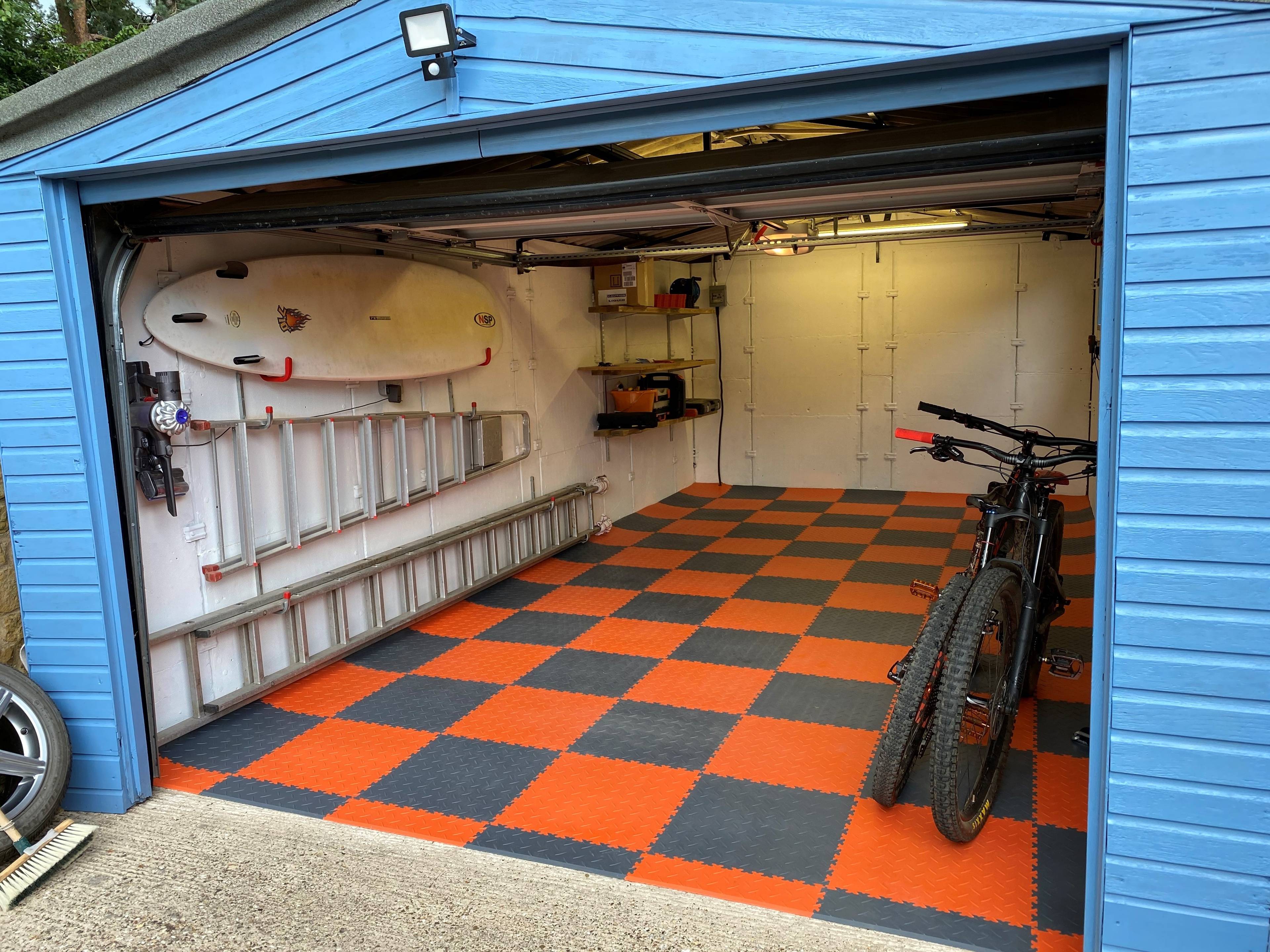 Garage