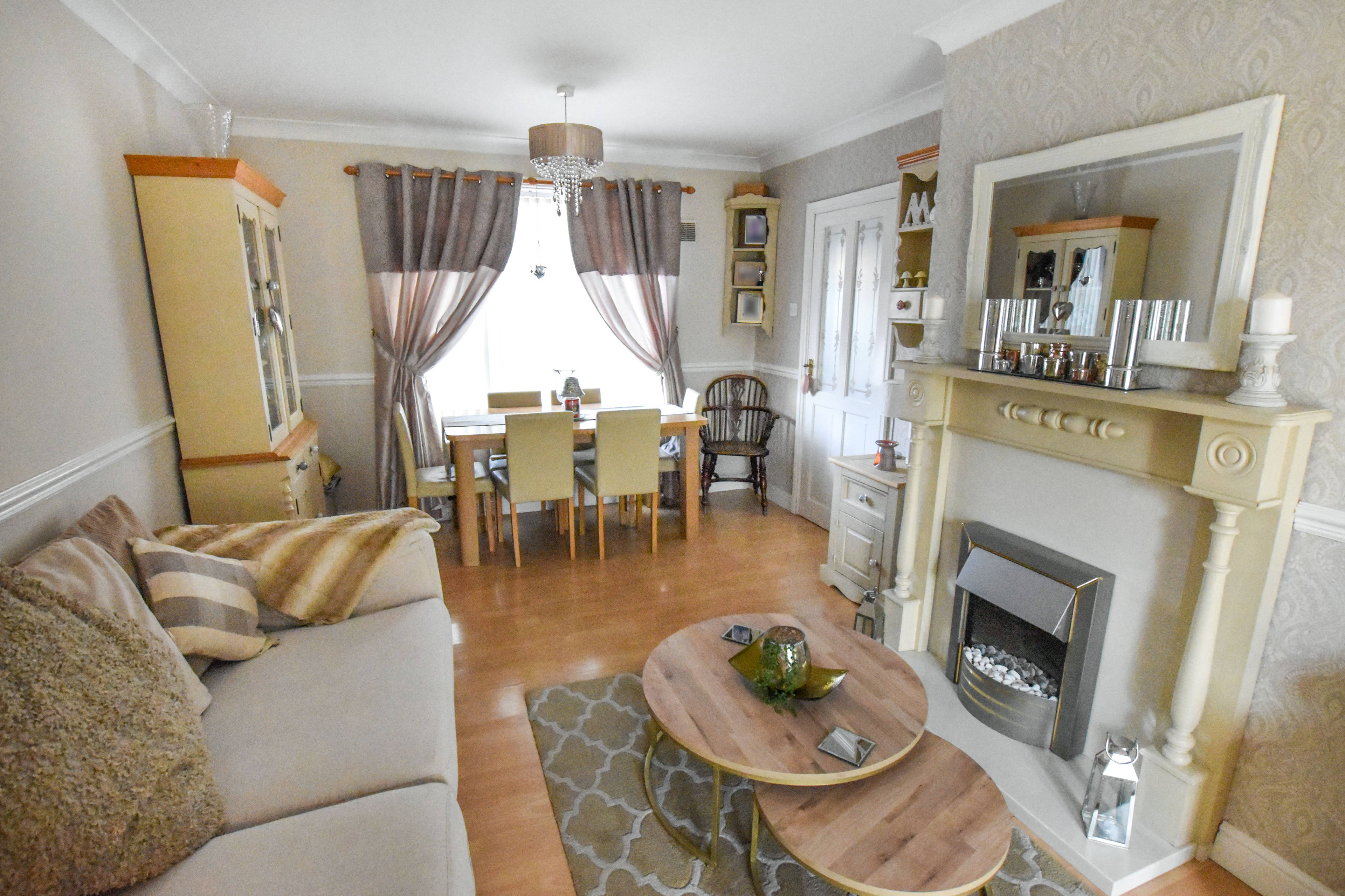 Lounge/Dining Room