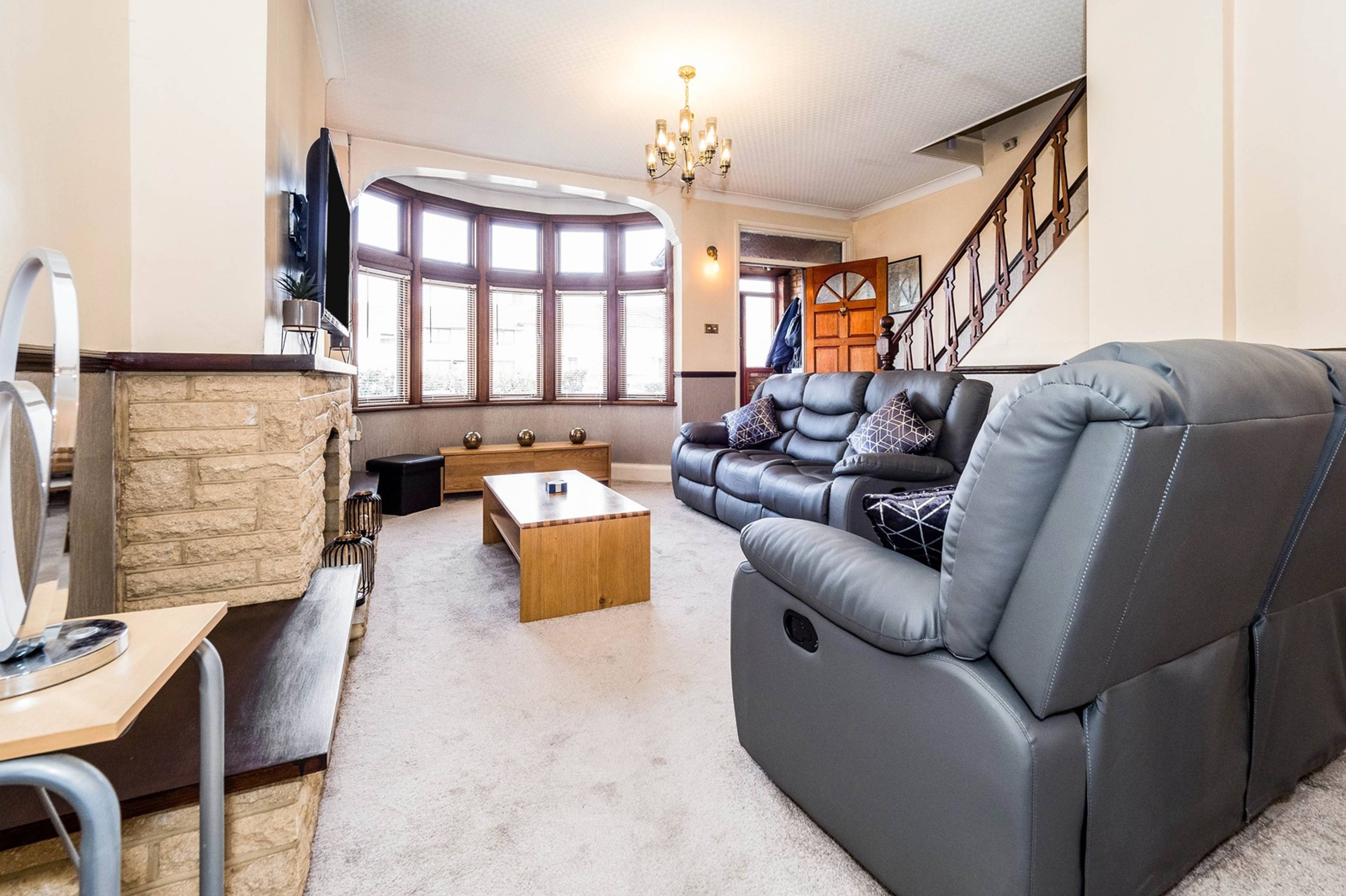 Lounge/Dining Room