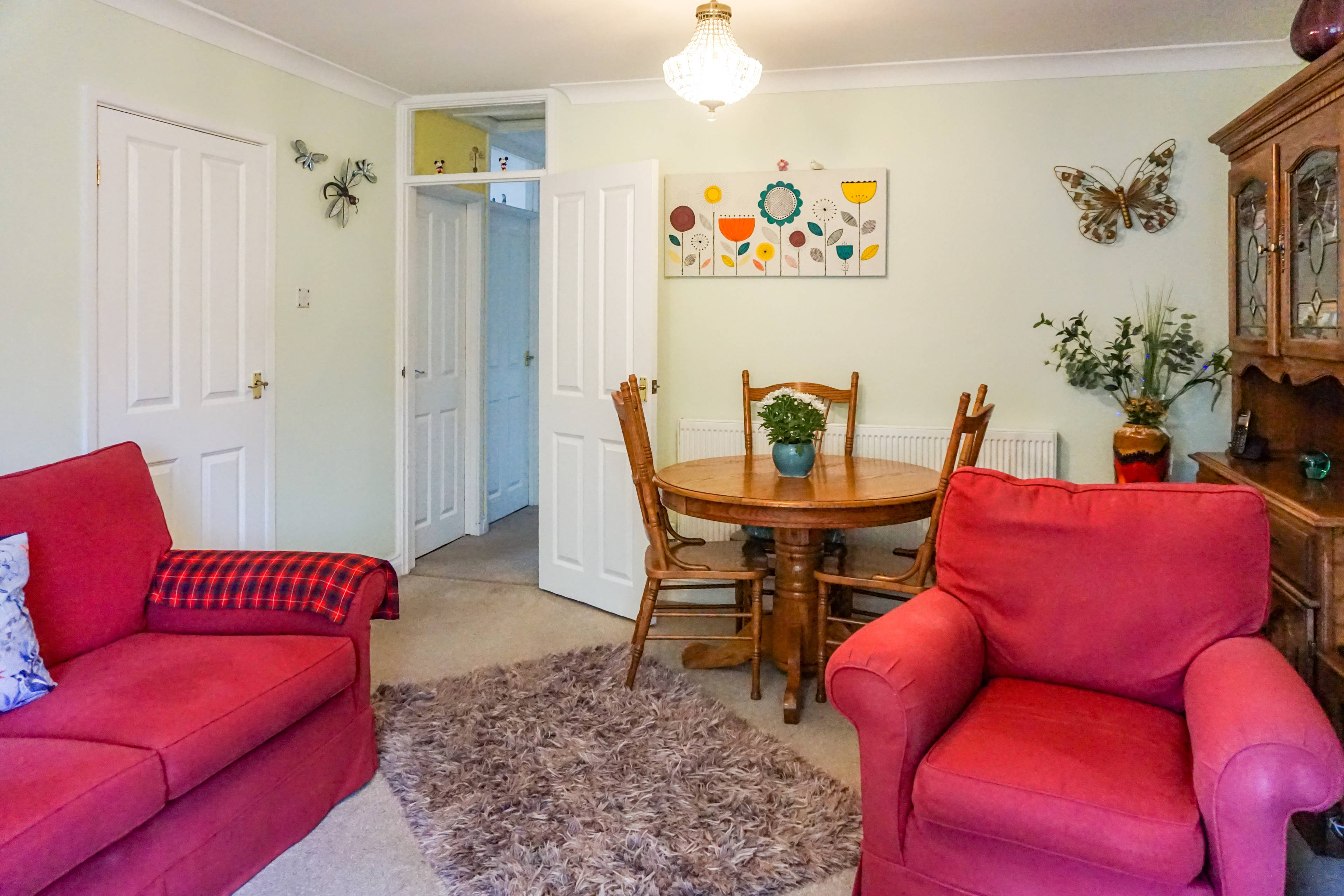 Lounge/Dining Room