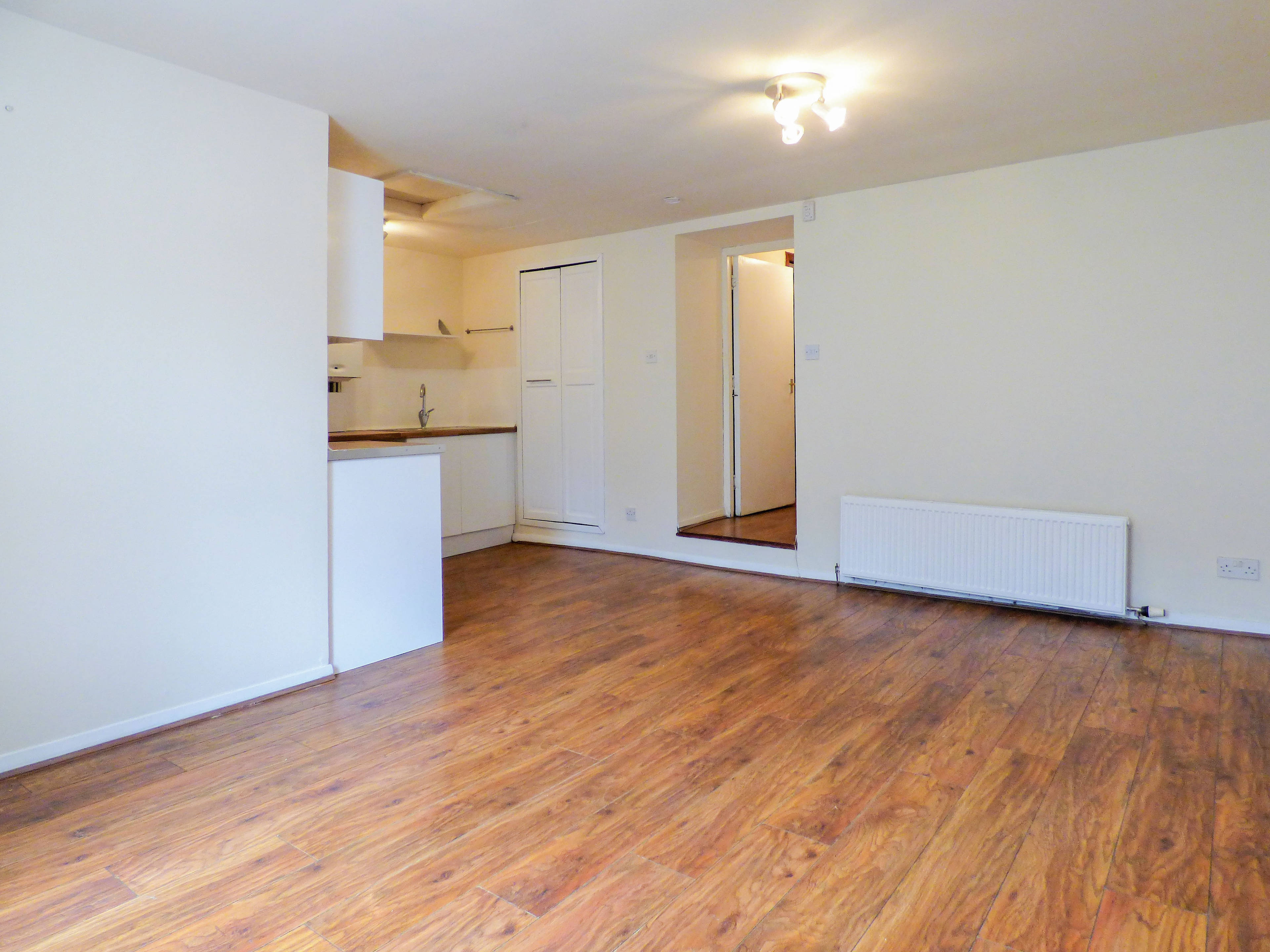 Lounge / Kitchen