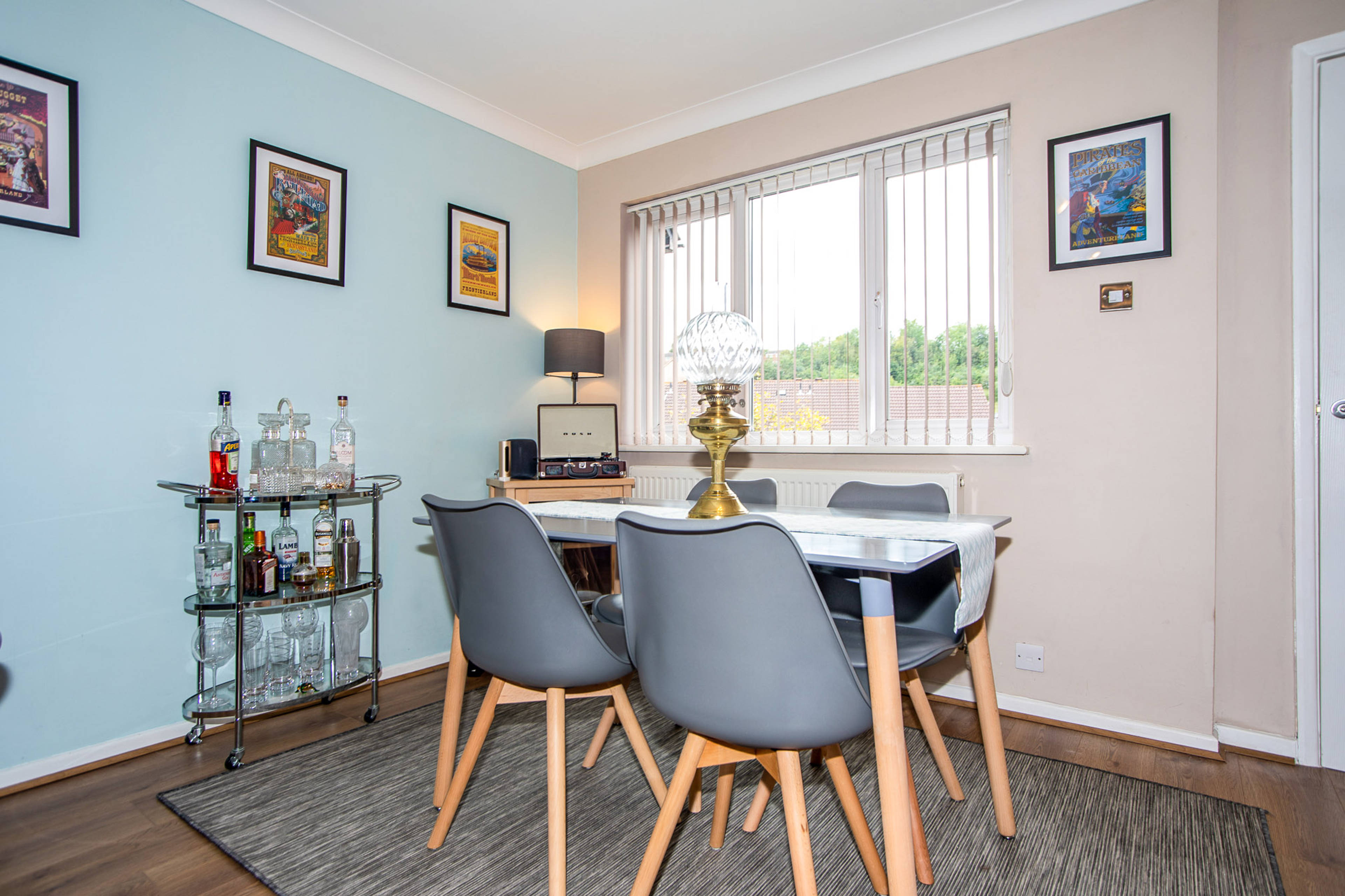 Lounge/Dining Room