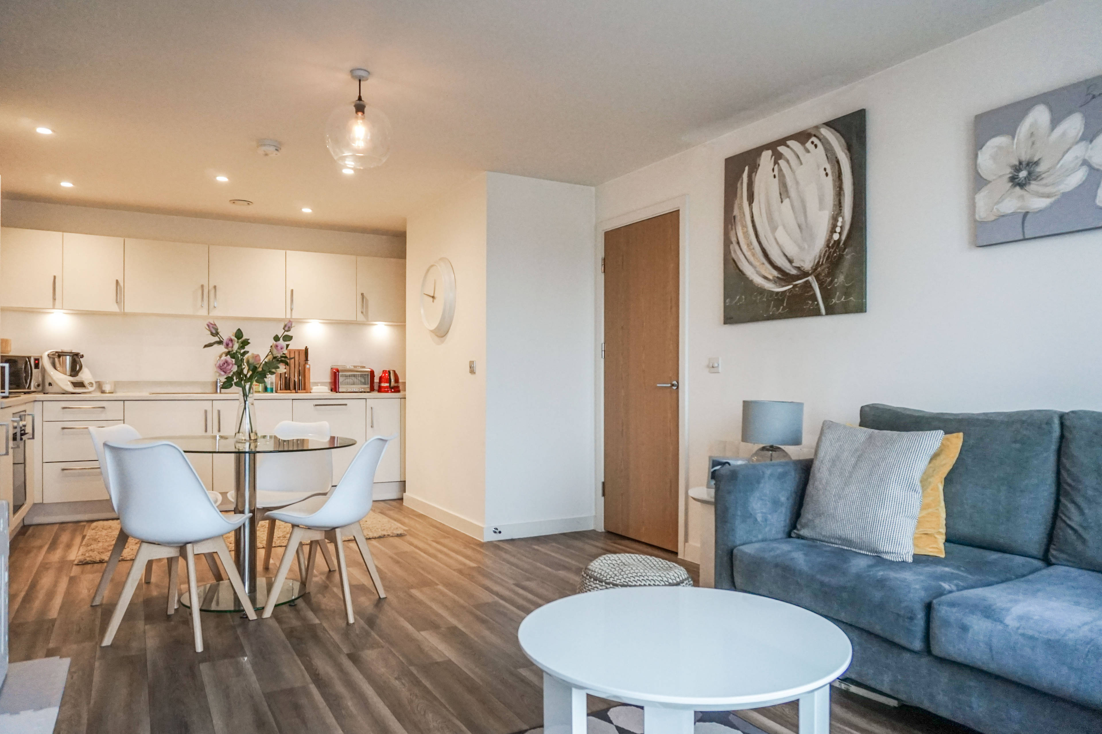 Lounge / Kitchen