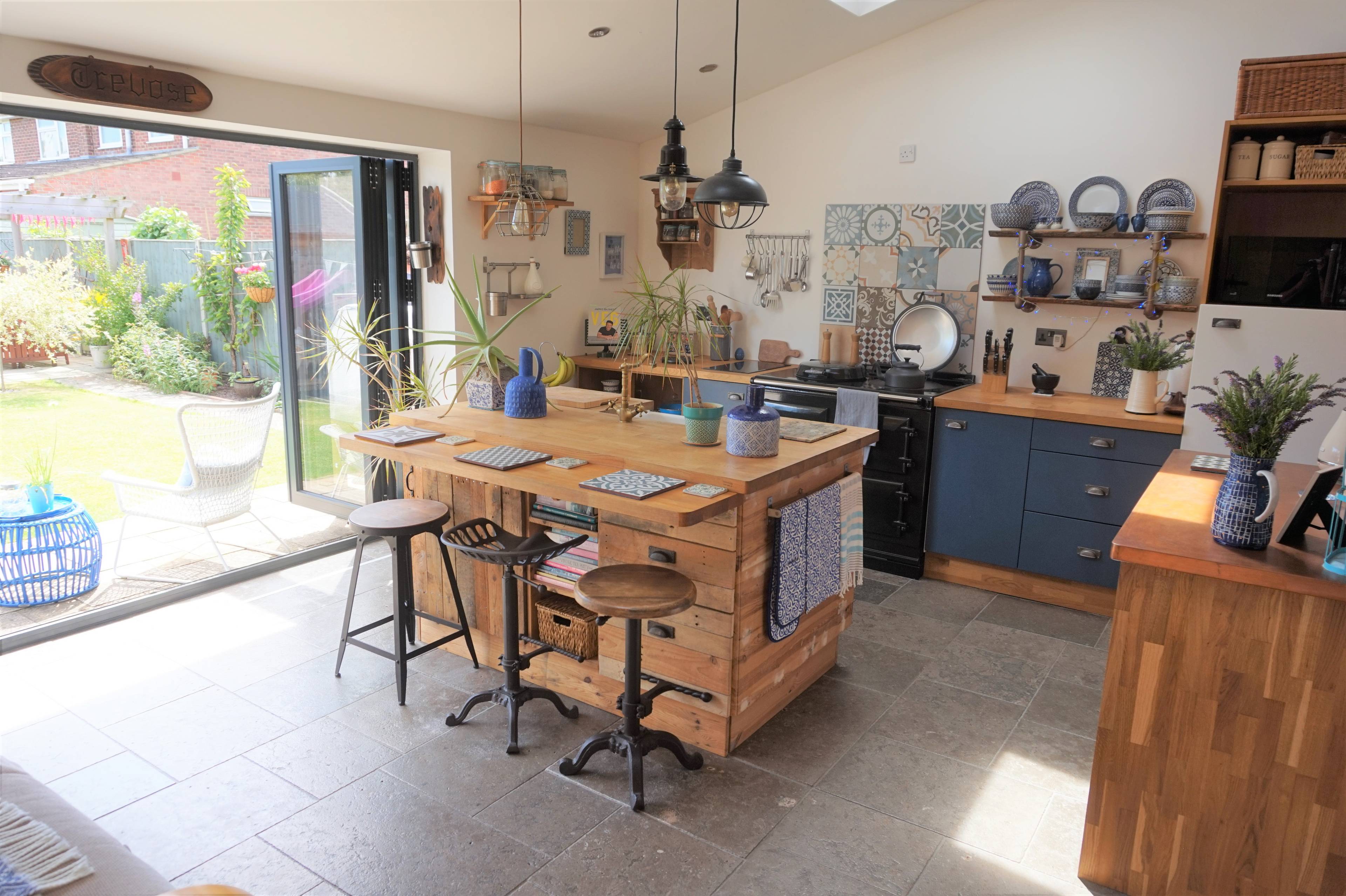 Kitchen/Breakfast