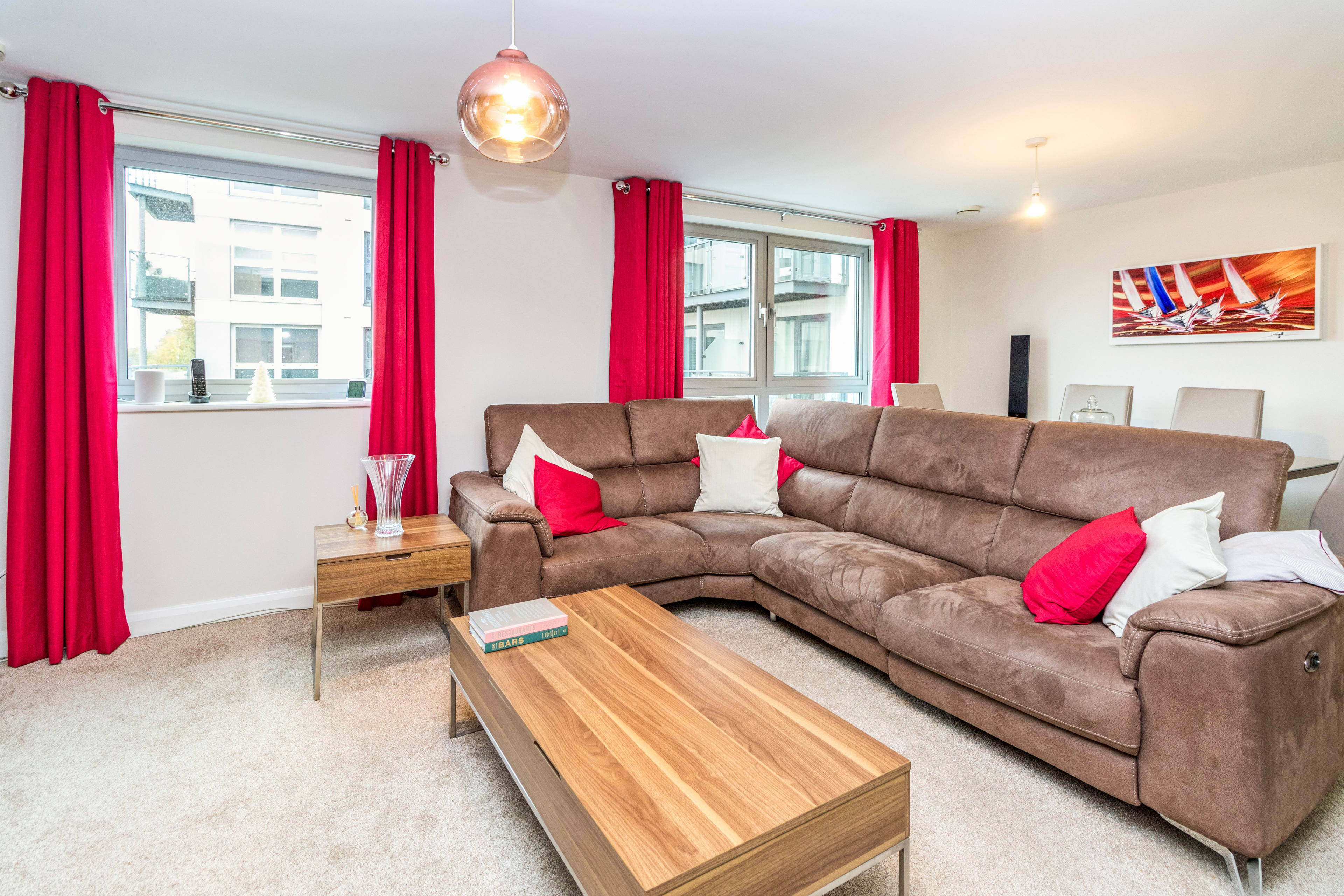 Lounge/Dining Room
