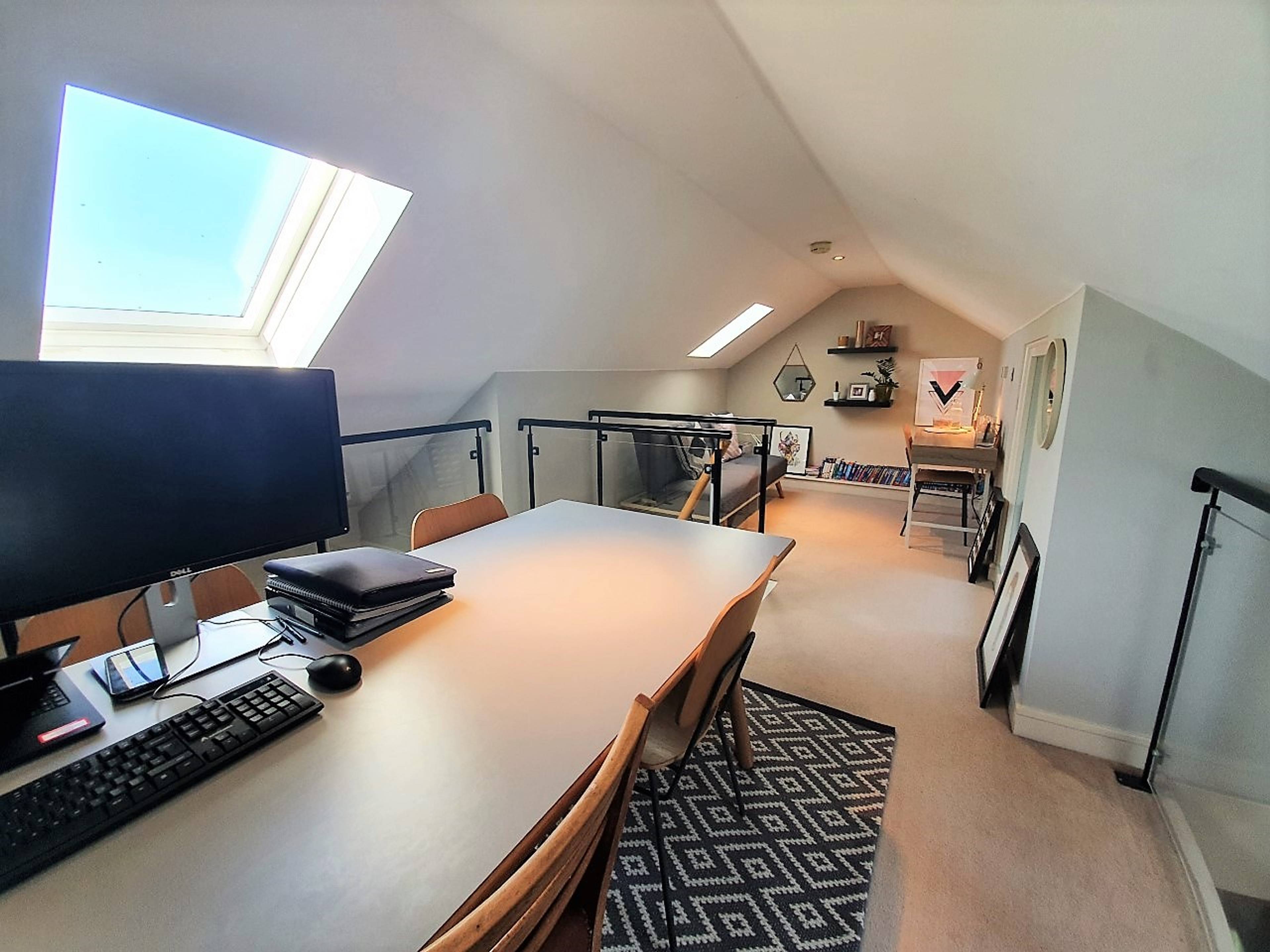 Bed 3 / Dining Room
