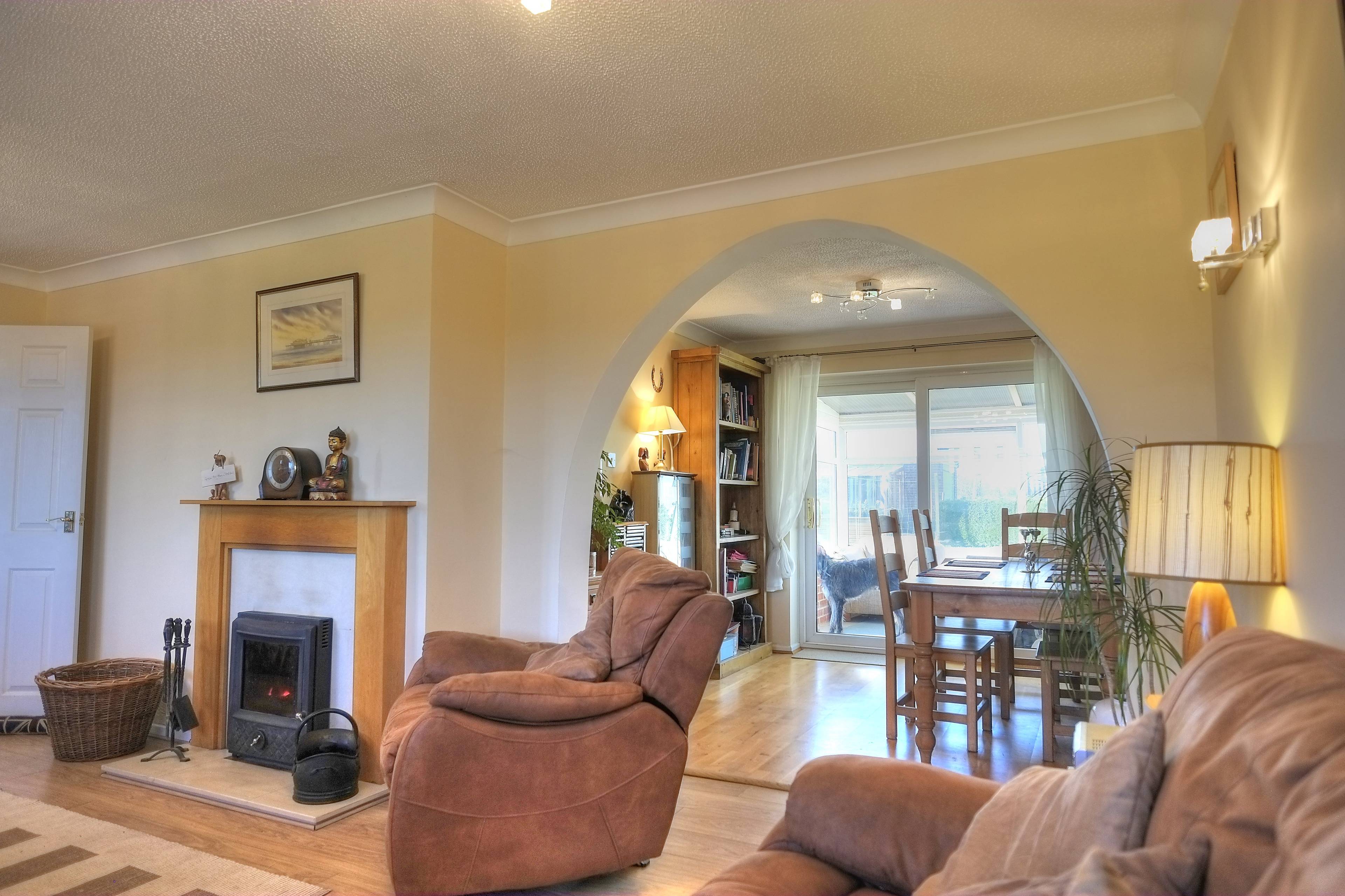 Lounge/Dining Room