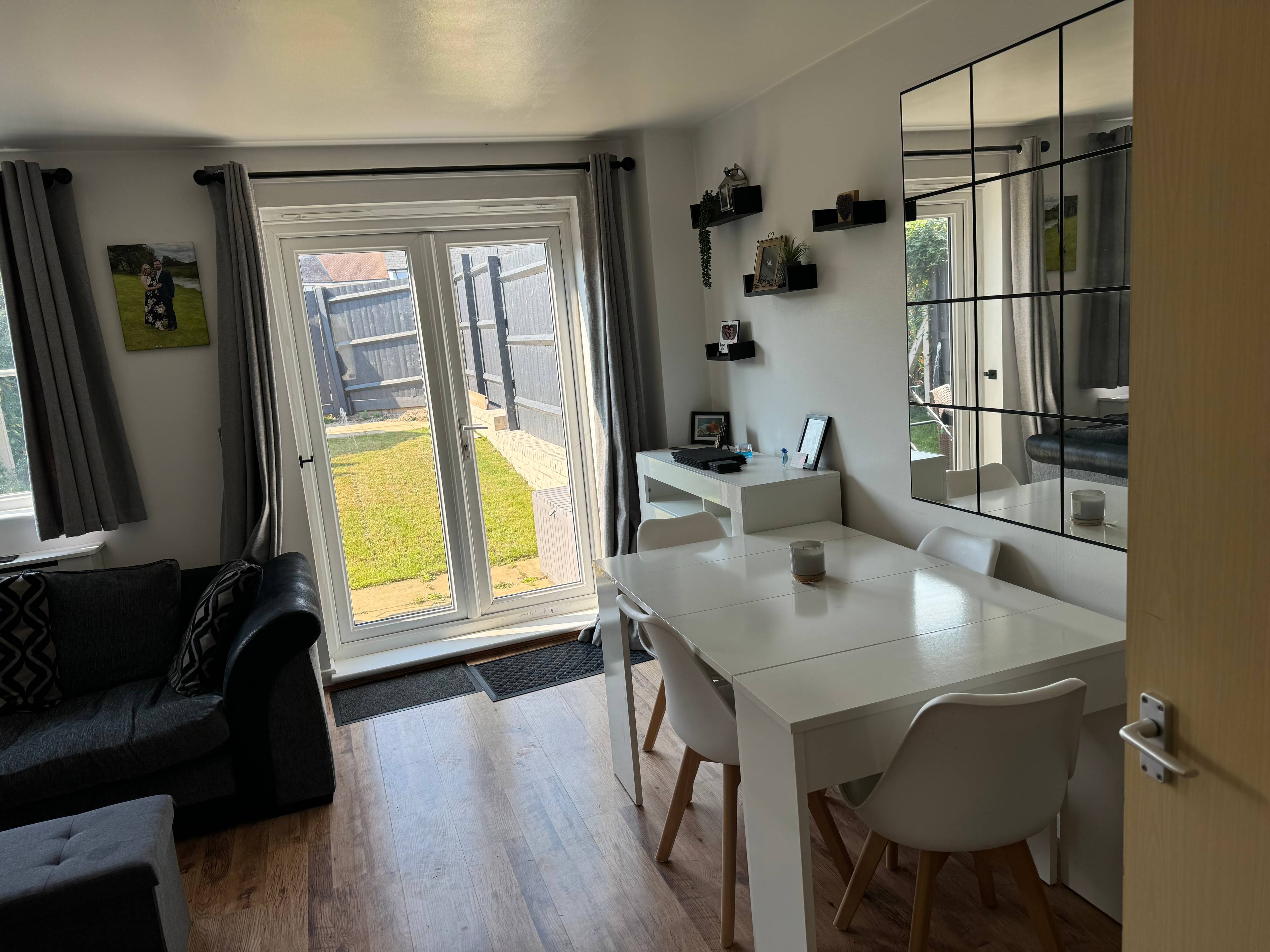 Lounge/Dining Room