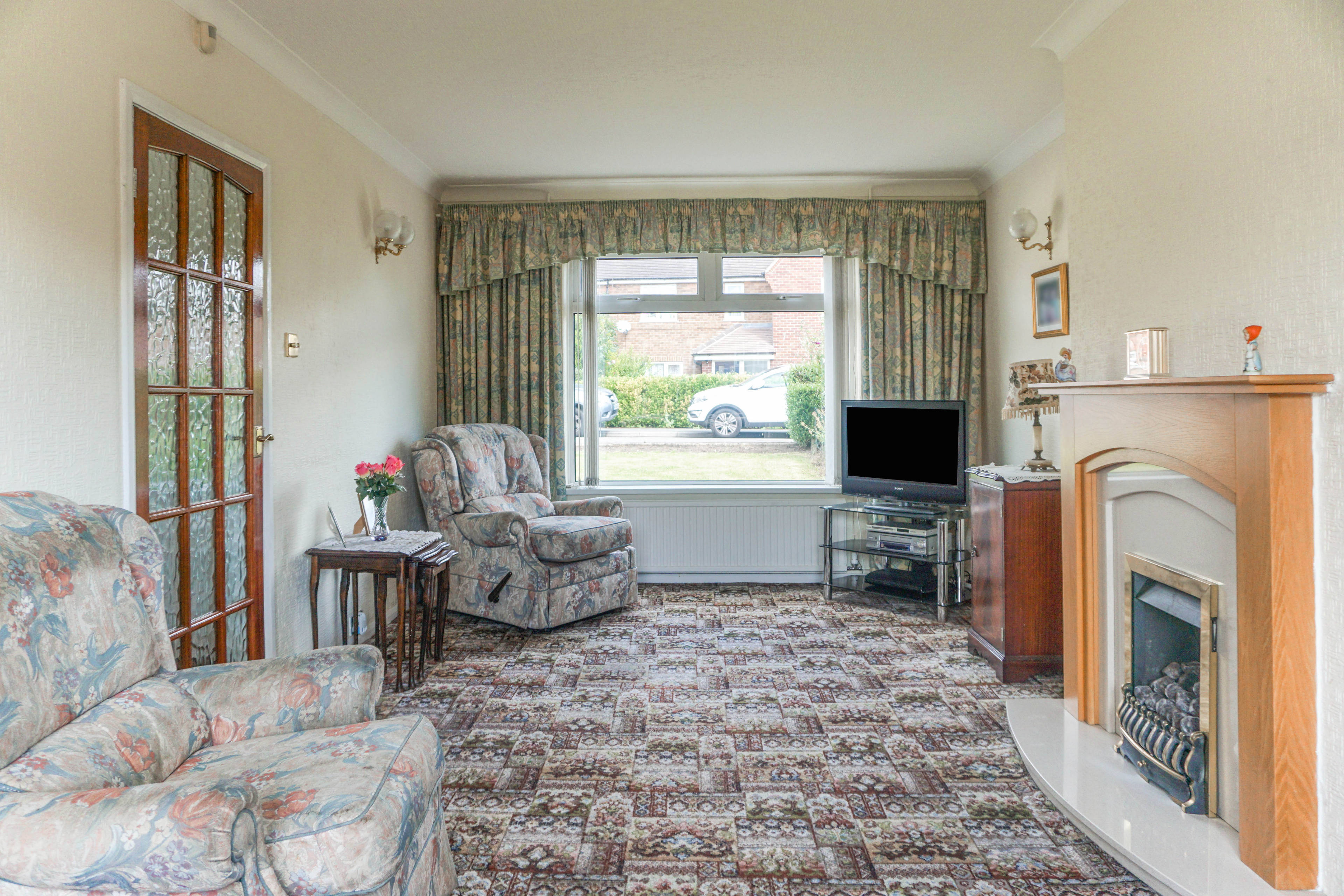 Lounge/Dining Room