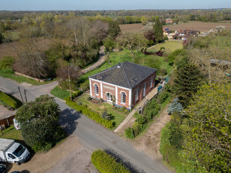 4 bedroom detached house