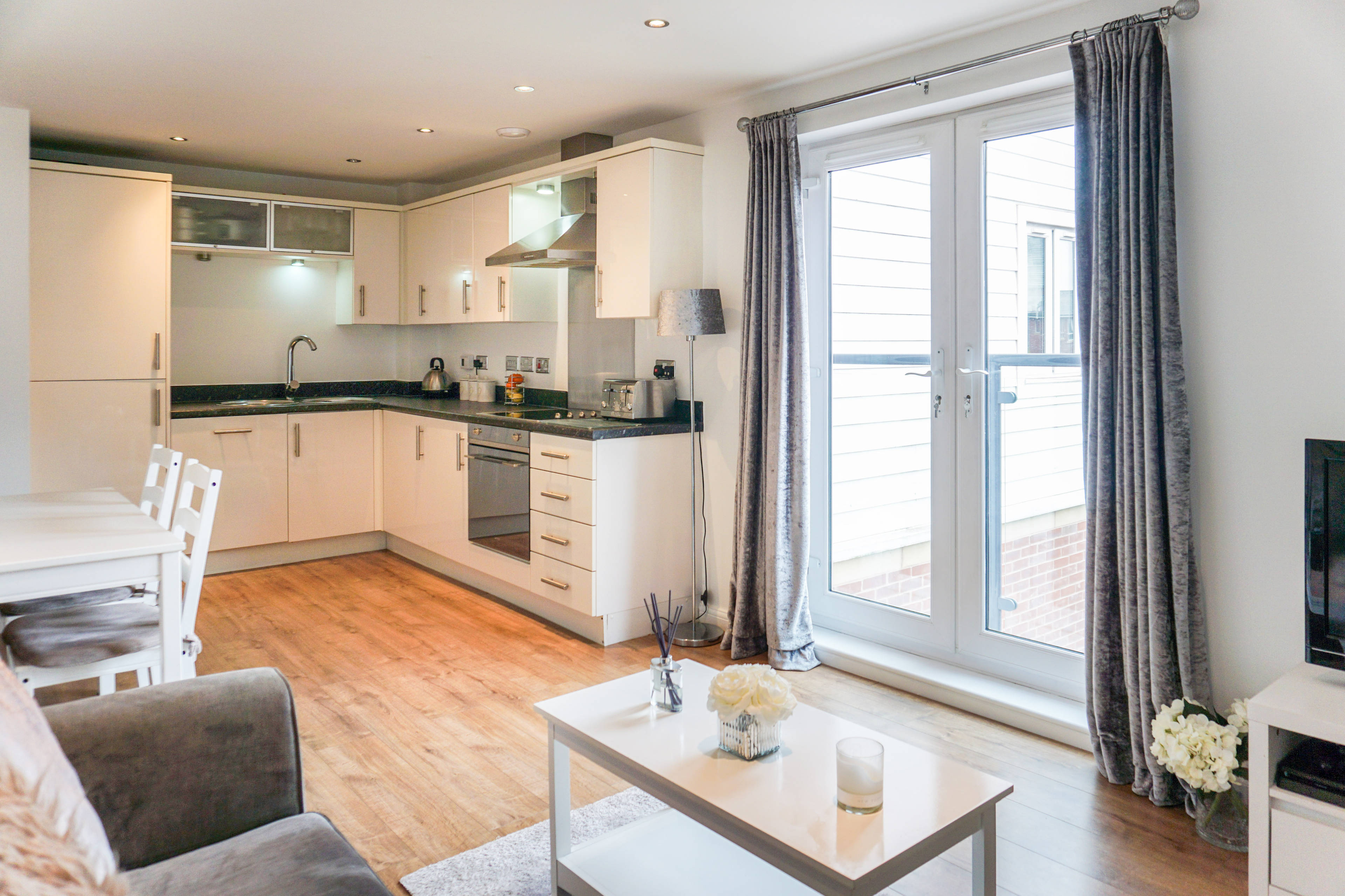 Lounge / Kitchen