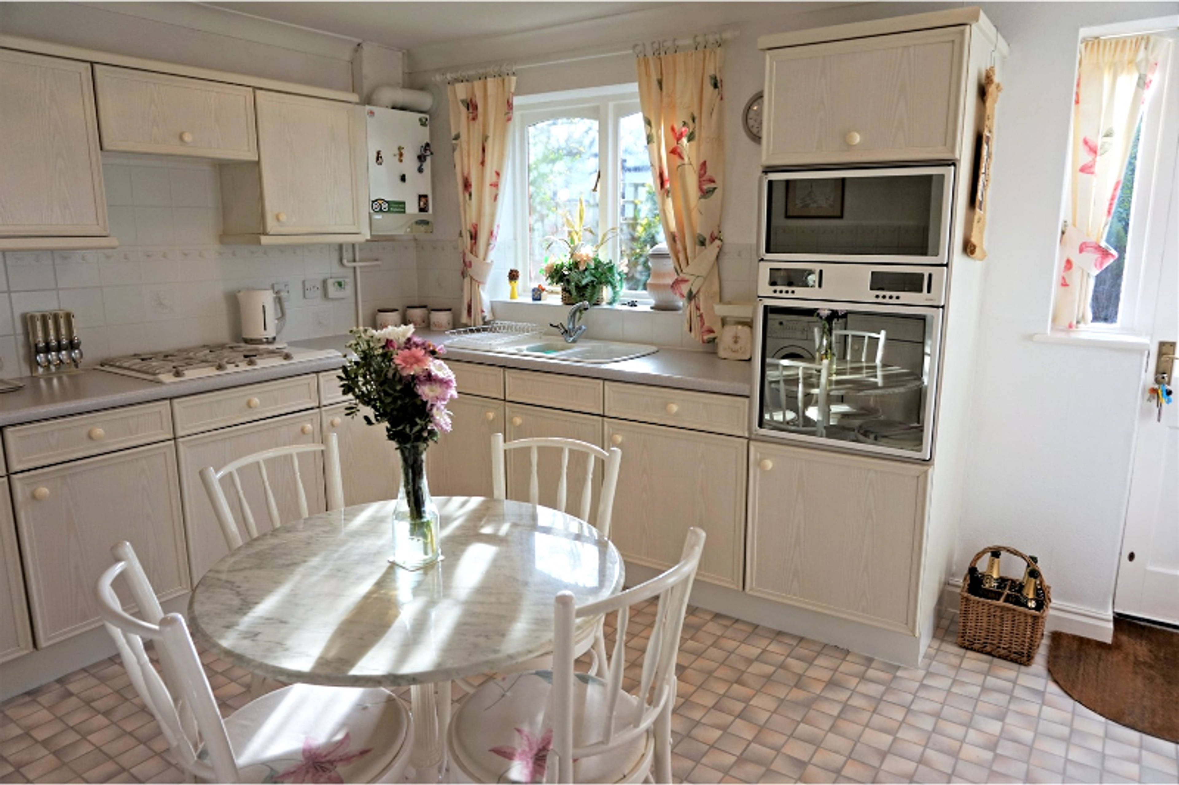 Kitchen / Breakfast