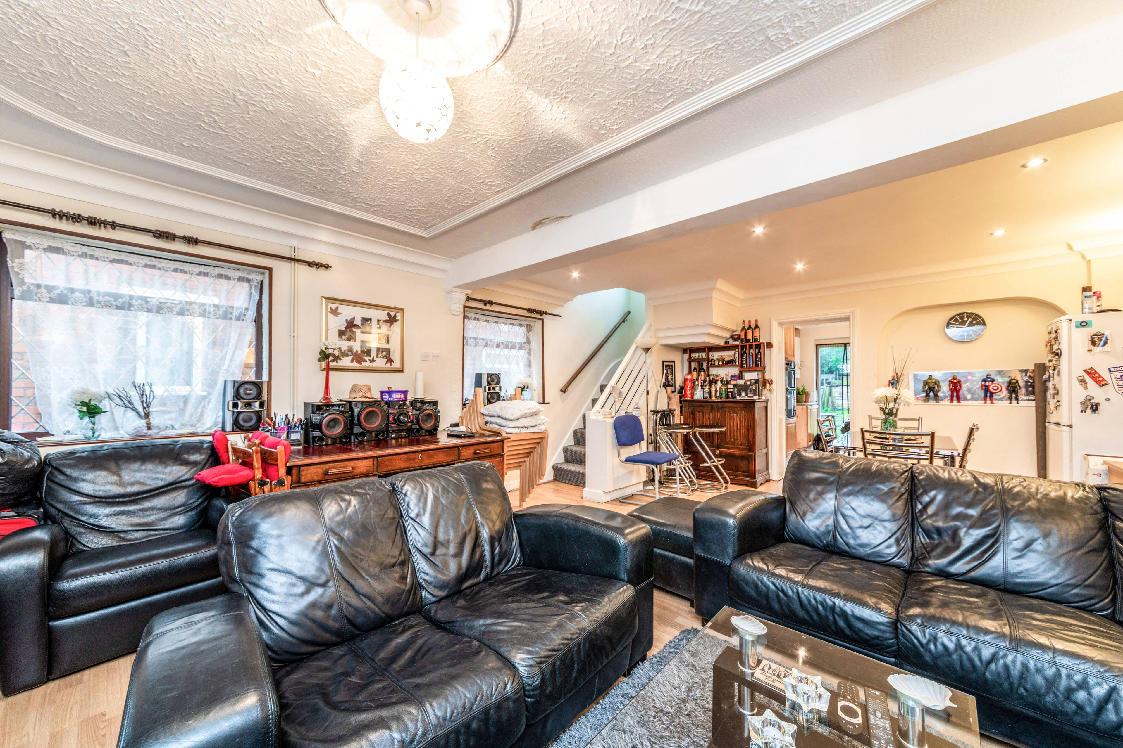 Lounge/Dining Room
