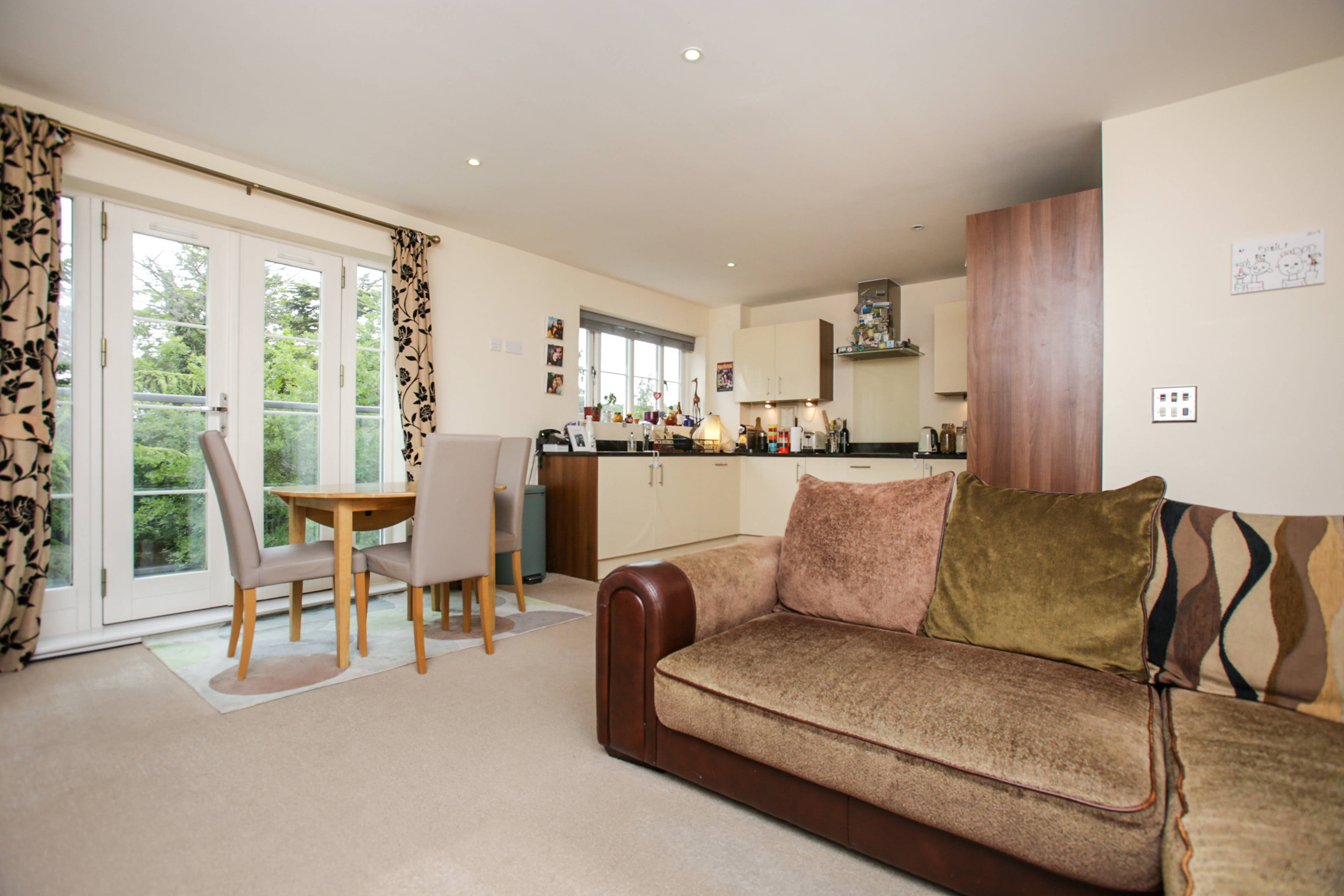 Lounge / Kitchen
