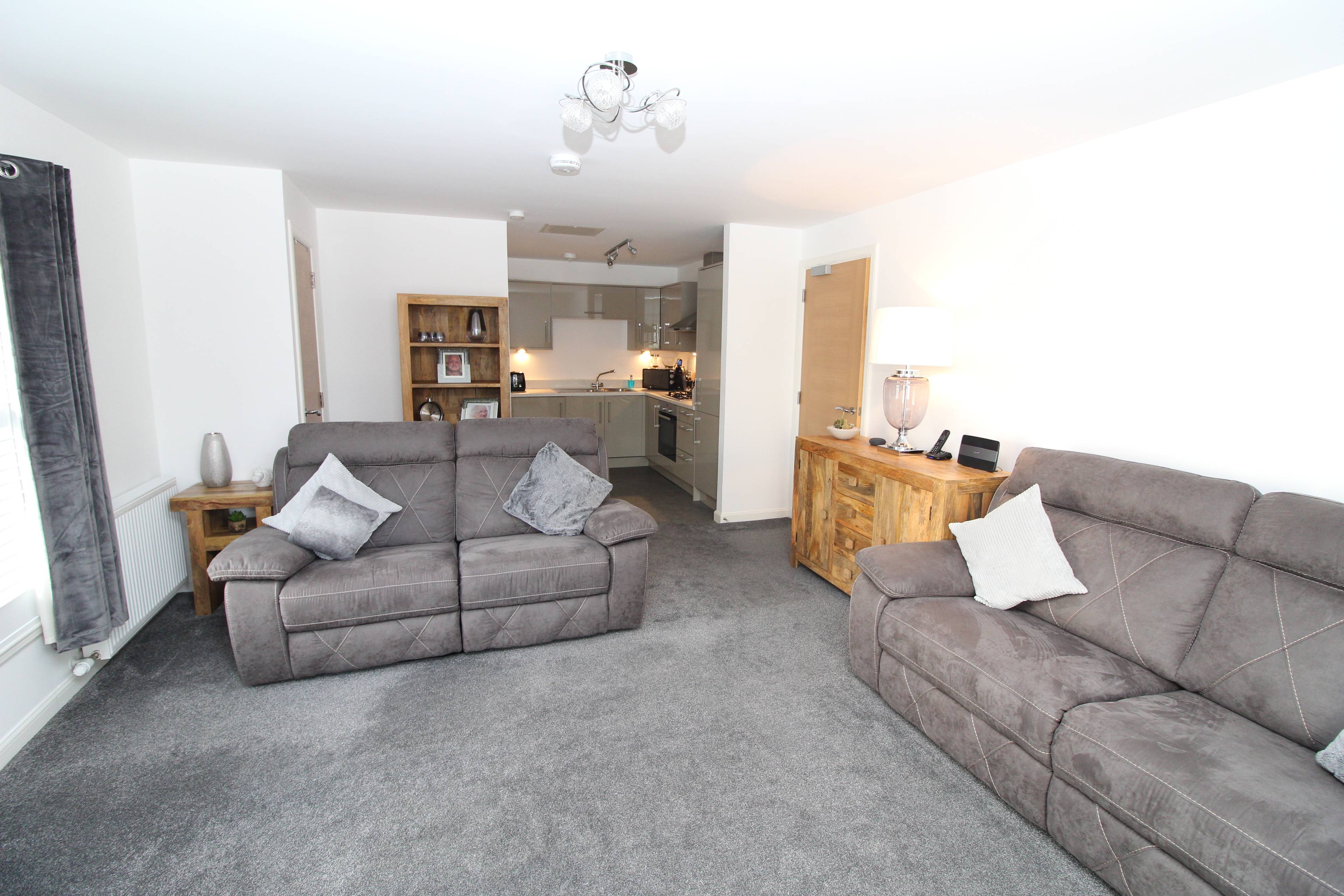 Lounge / Kitchen