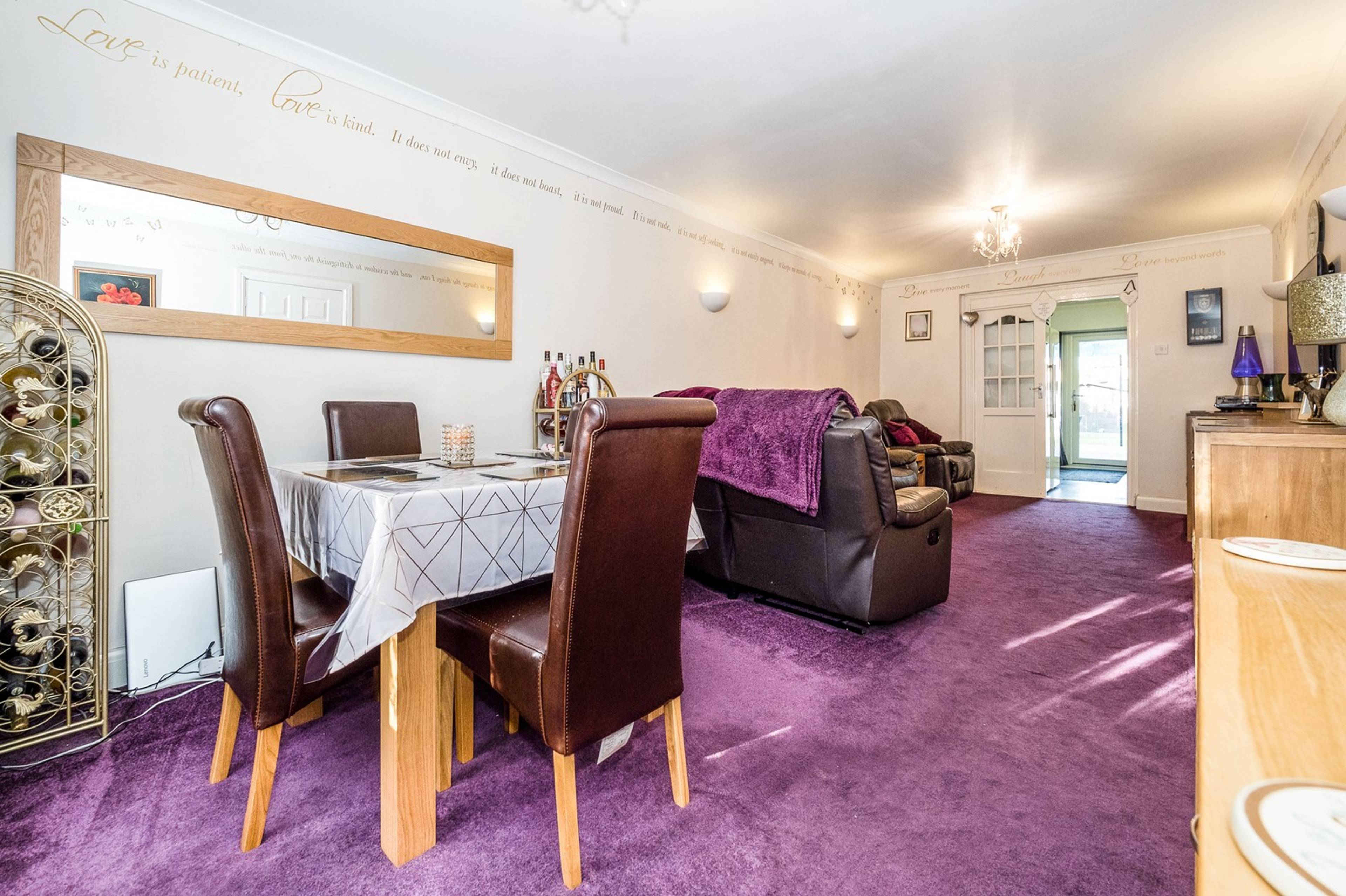 Lounge/Dining Room