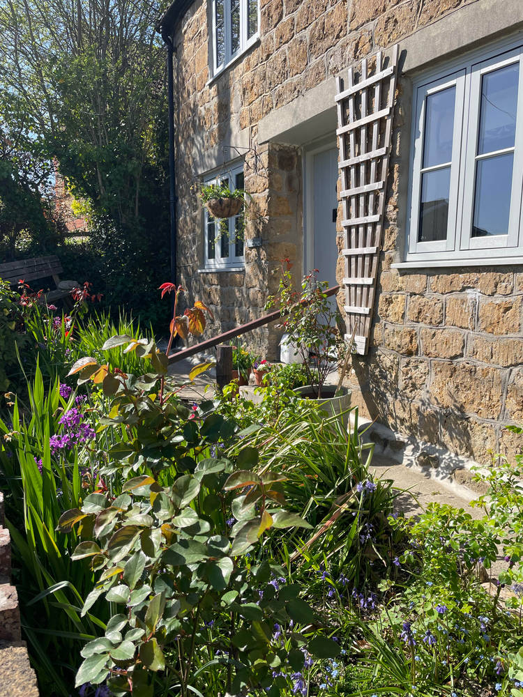 2 bedroom end of terrace house