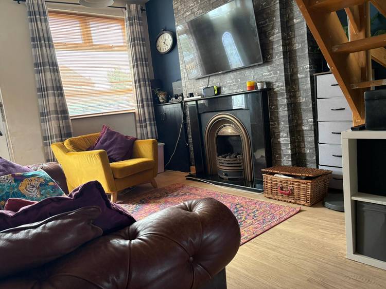 2 bedroom terraced house