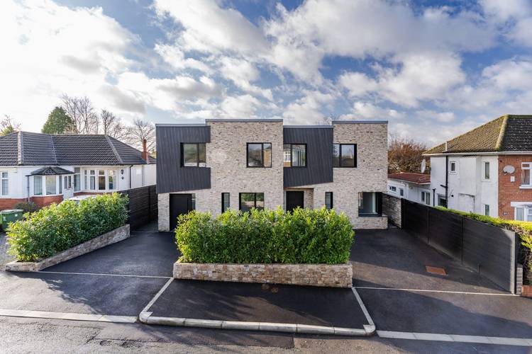 4 bedroom semi-detached house