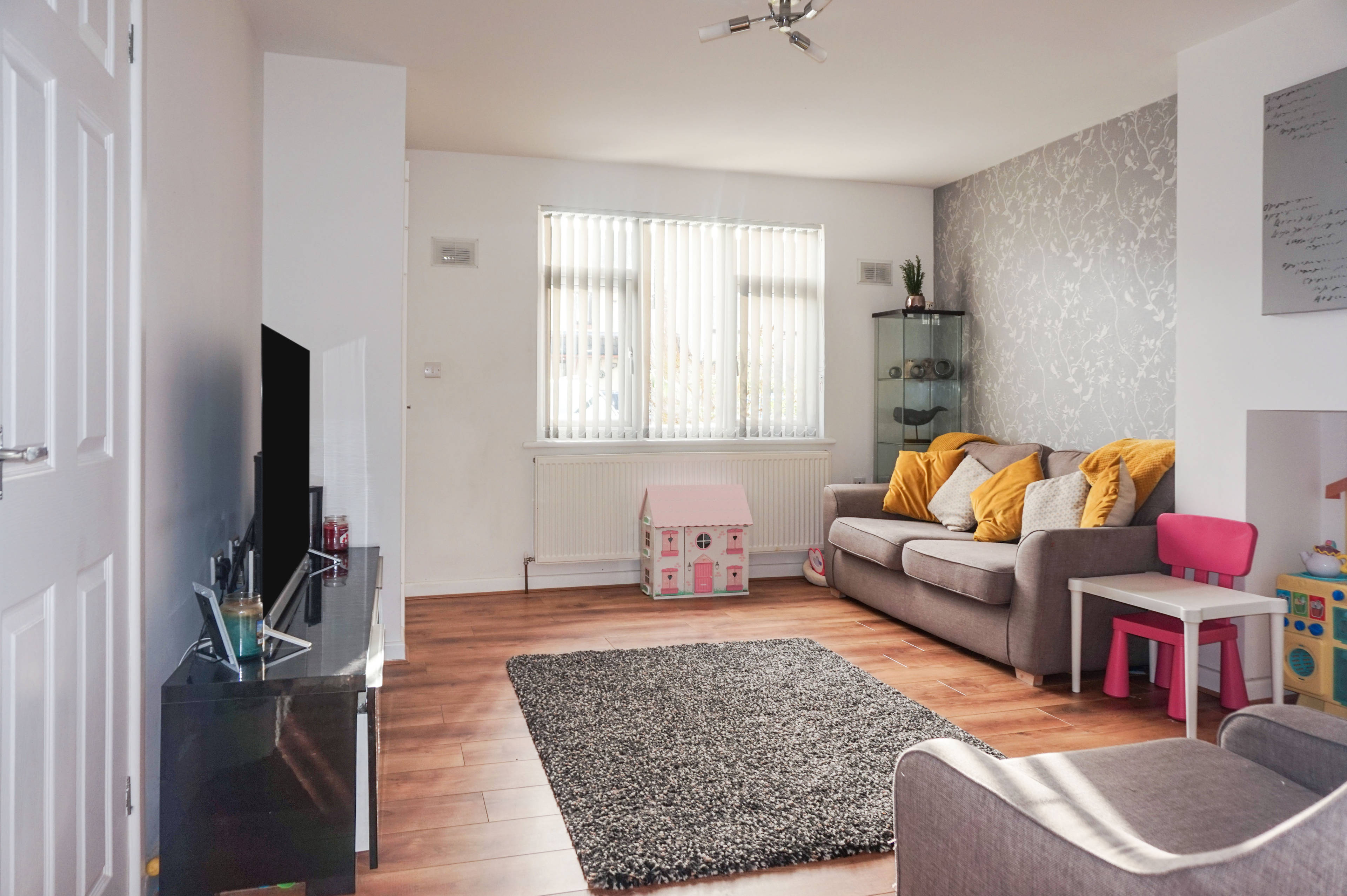 Lounge/Dining Room