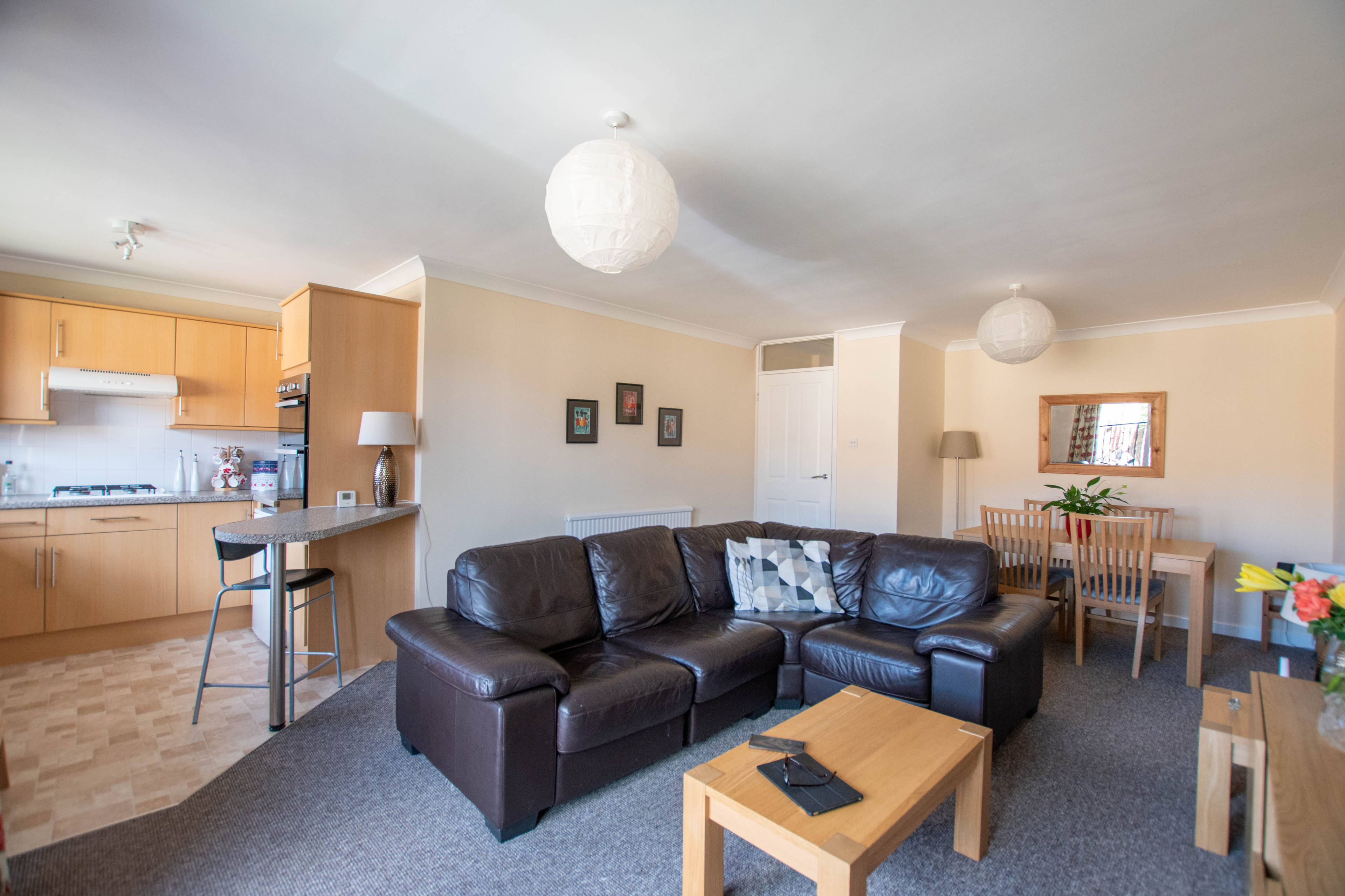 Lounge / Kitchen