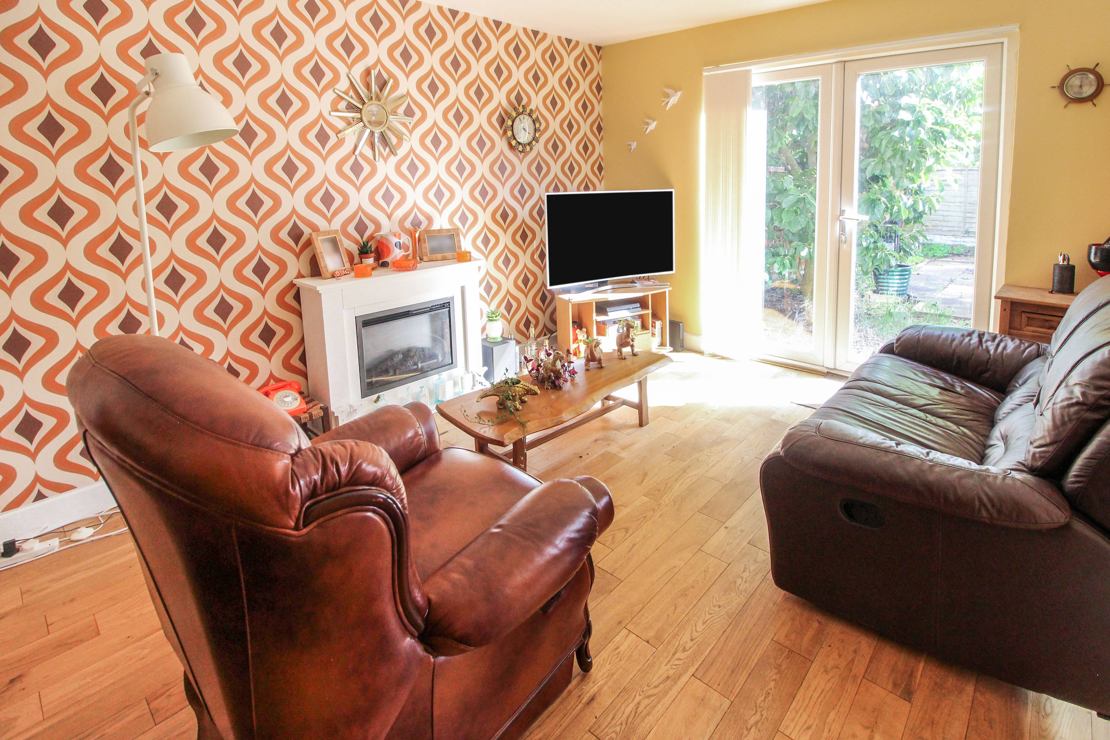 Lounge/Dining Room