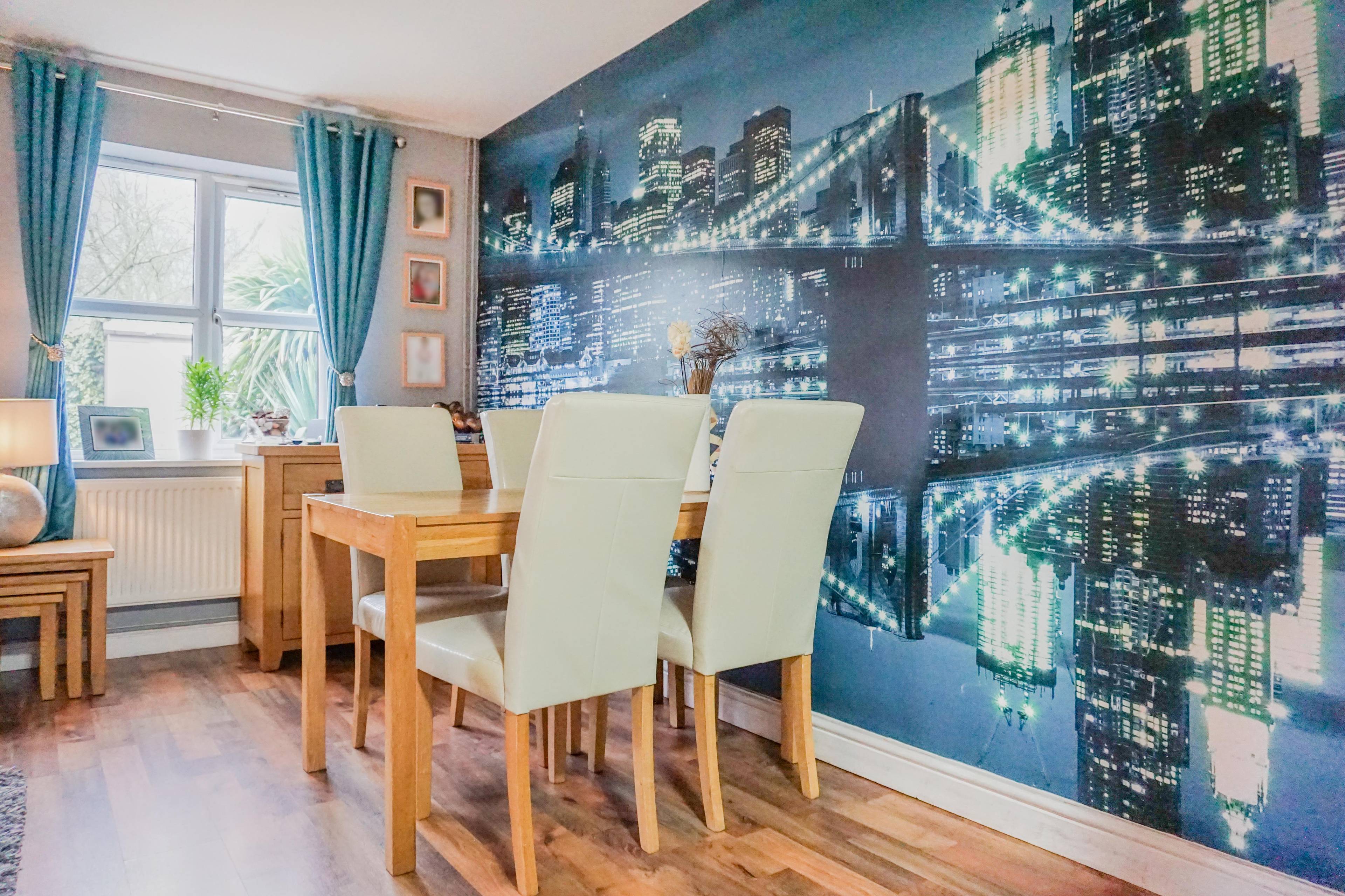 Lounge/Dining Room